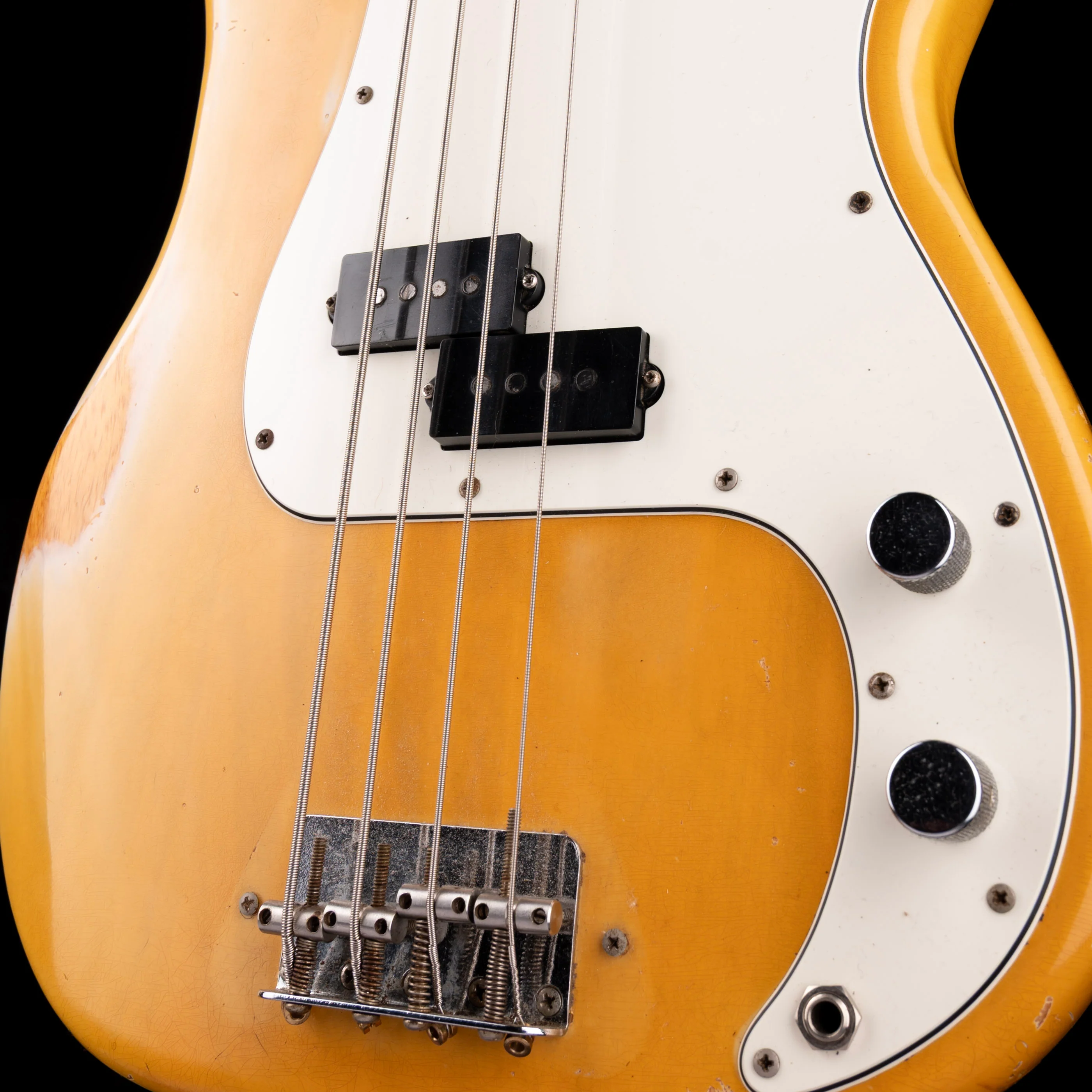 Pre Owned Vintage 1974 Fender Precision Bass Blonde With Case - Image 6