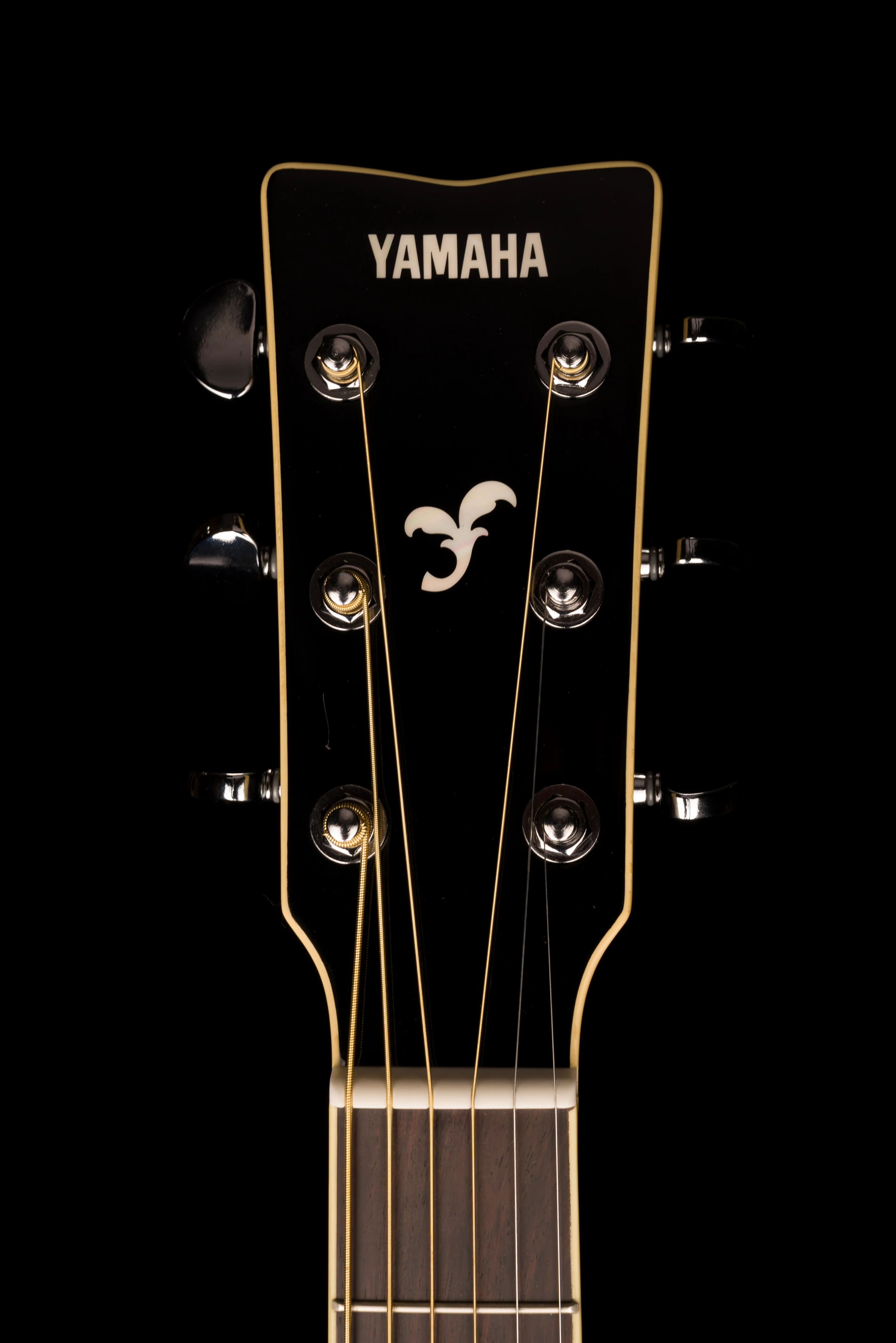 Pre Owned Yamaha FGX830C Dreadnought Cutaway Black With Case - Image 16