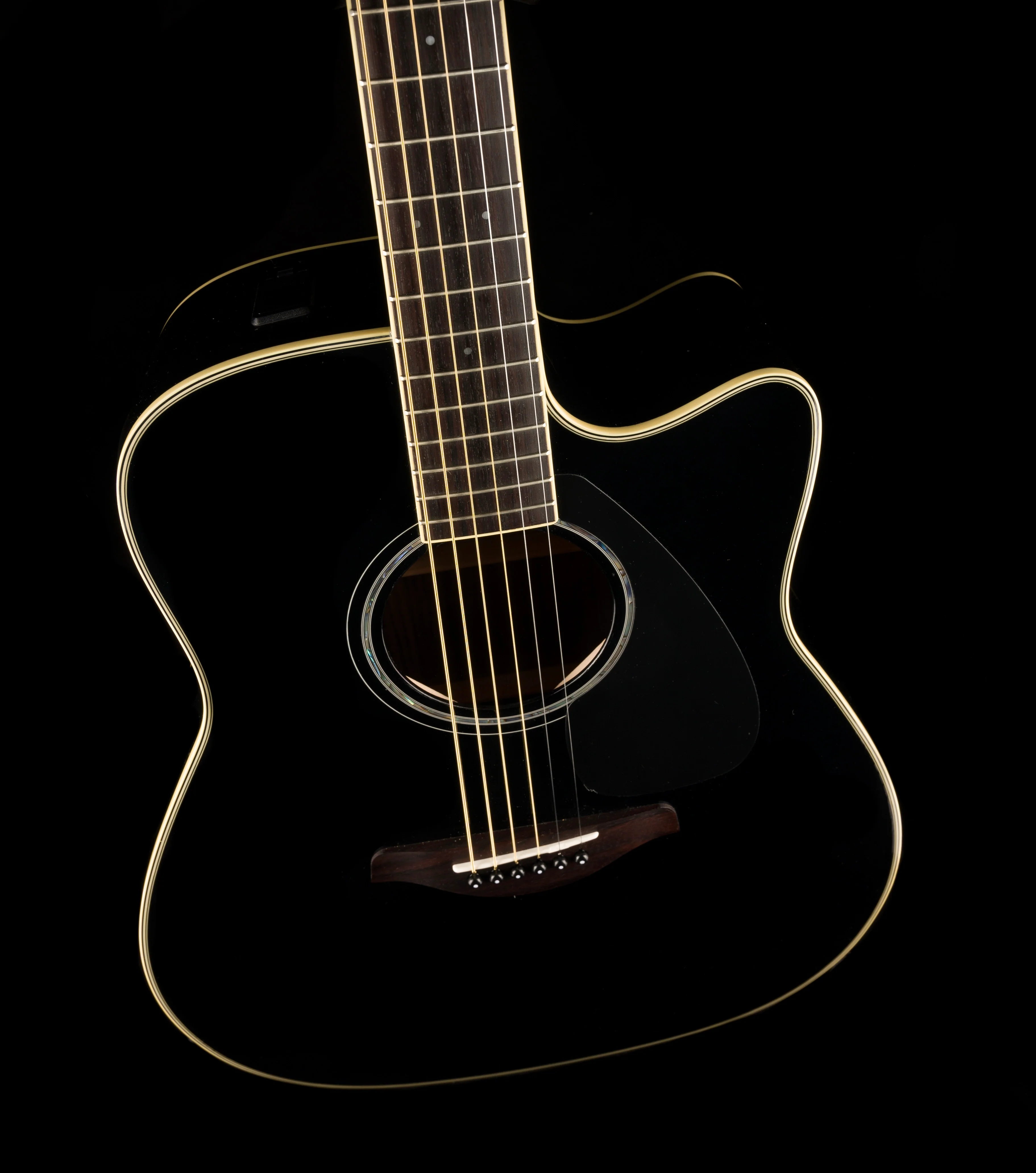 Pre Owned Yamaha FGX830C Dreadnought Cutaway Black With Case - Image 4