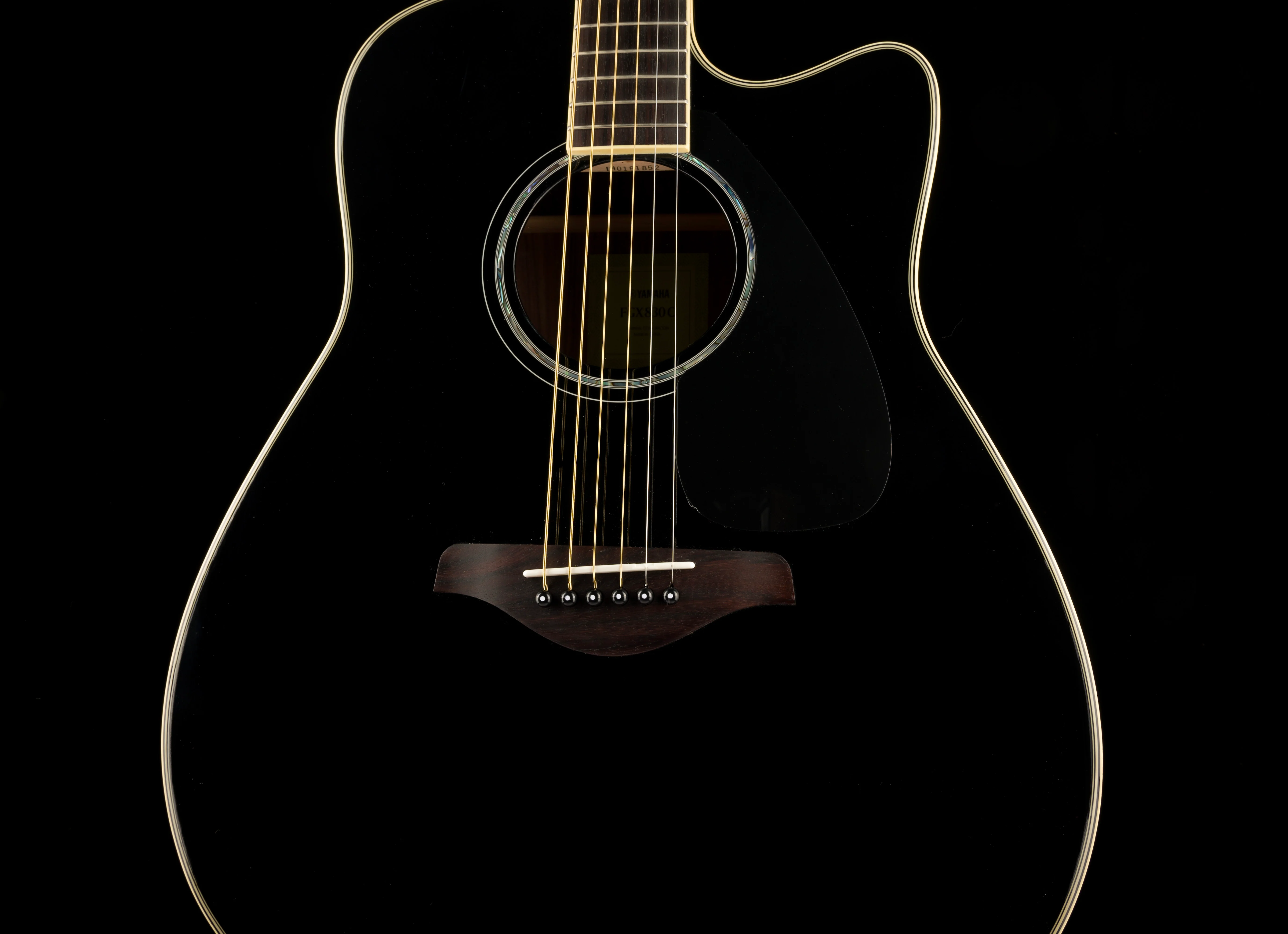 Pre Owned Yamaha FGX830C Dreadnought Cutaway Black With Case - Image 6