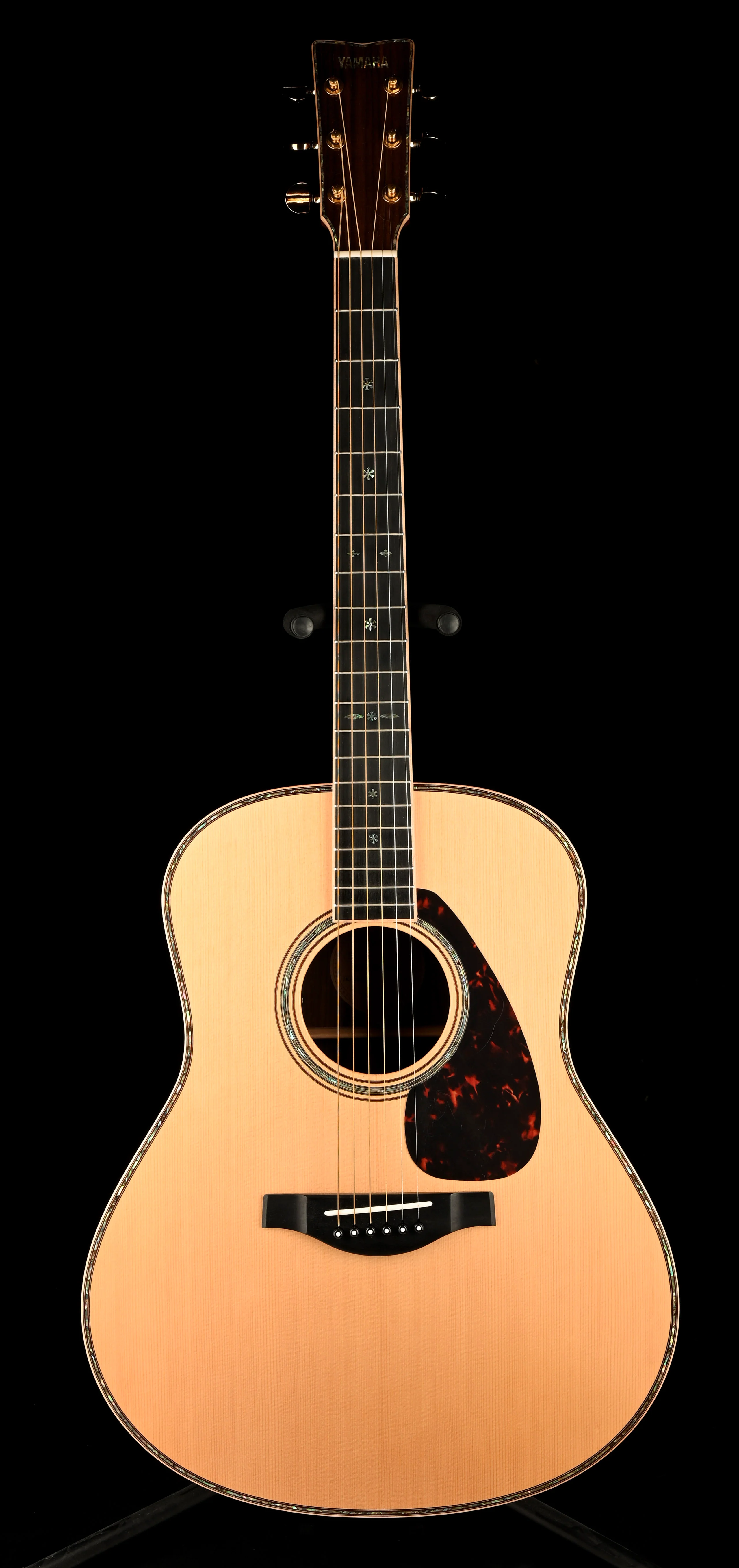 Pre Owned Yamaha LL56 ARE Jumbo Acoustic Electric Guitar With OHSC - Image 2