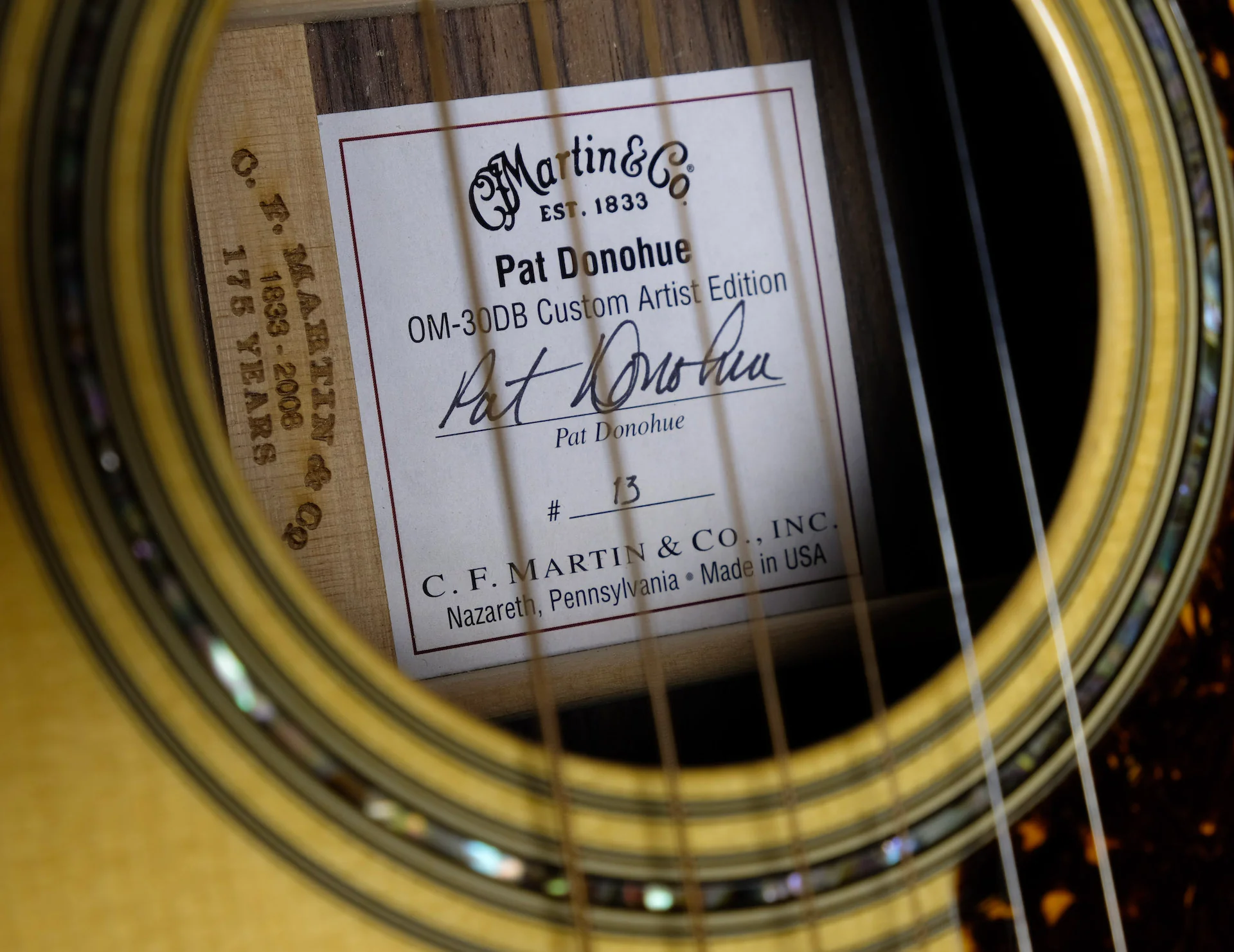 Pre-owned Martin Limited Edition Pat Donahue OM-30 Deep Body Acoustic Guitar - Image 10
