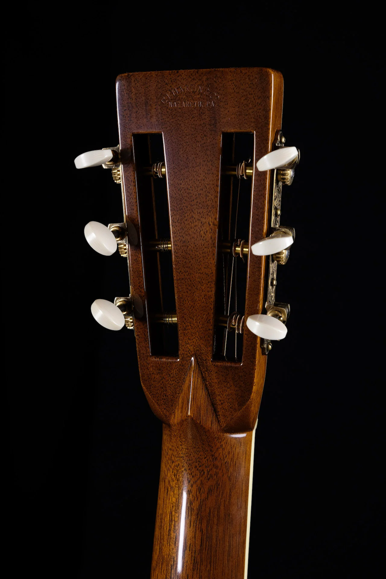 Pre-owned Martin Limited Edition Pat Donahue OM-30 Deep Body Acoustic Guitar - Image 17