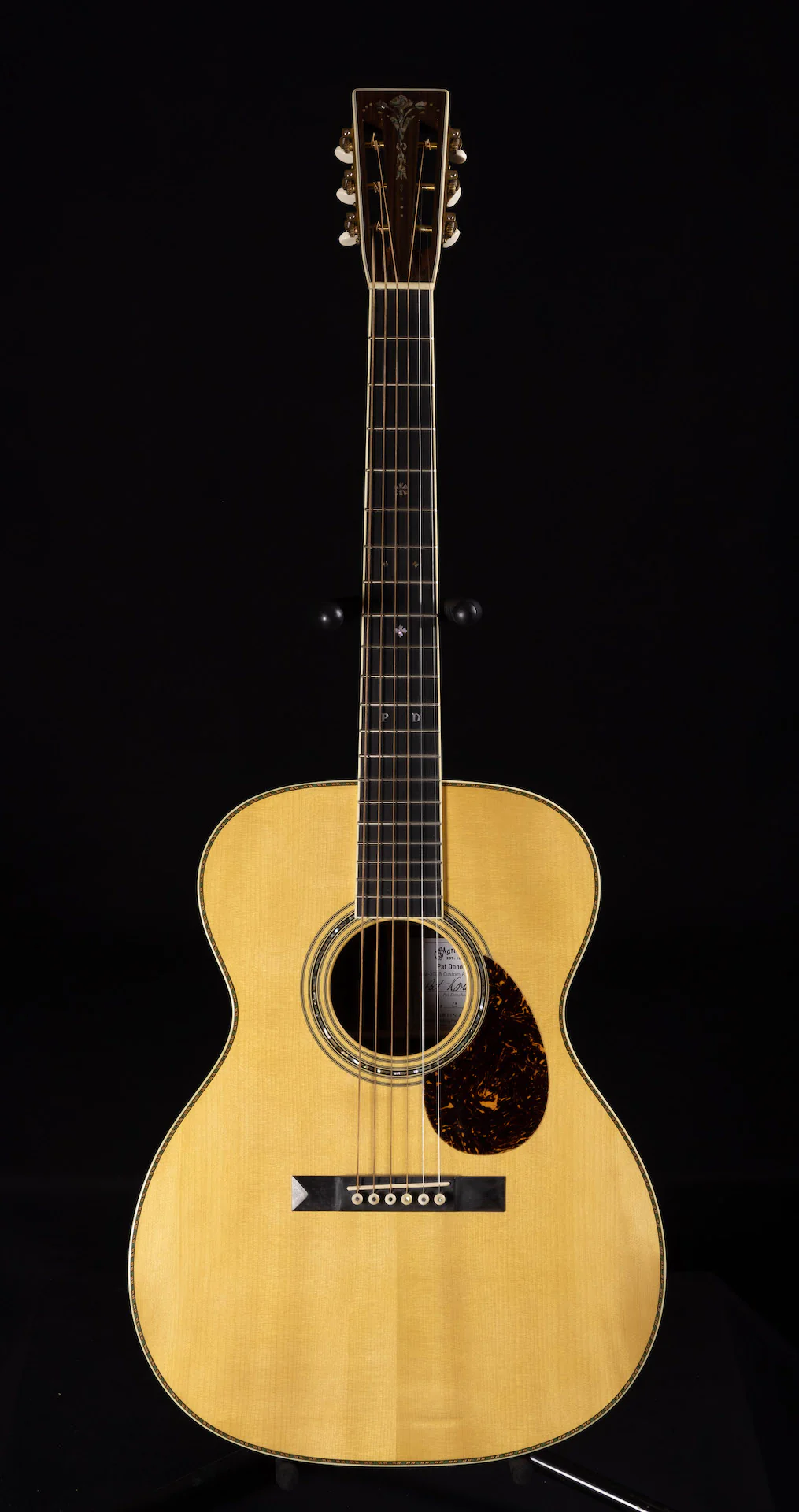 Pre-owned Martin Limited Edition Pat Donahue OM-30 Deep Body Acoustic Guitar - Image 2