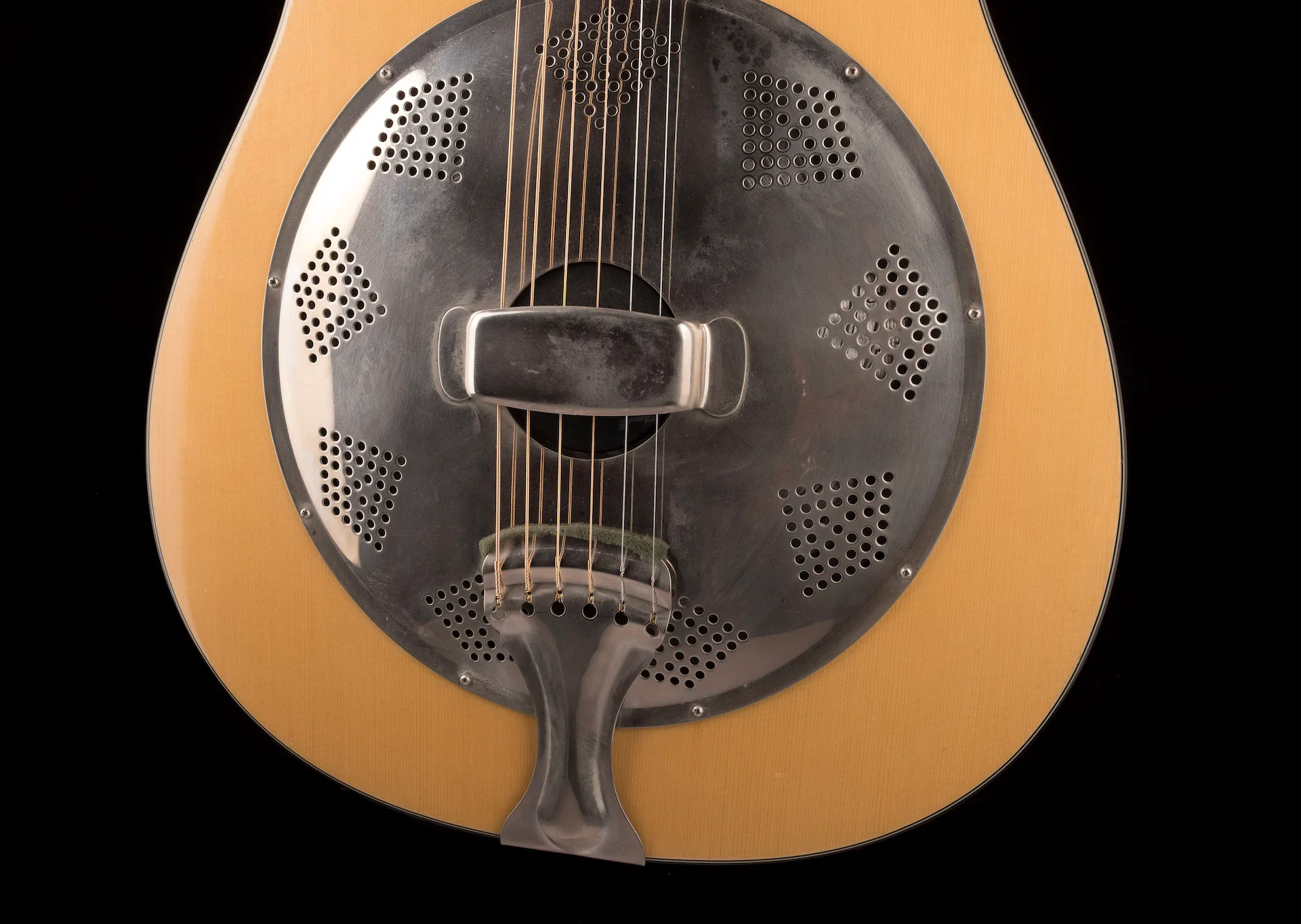 Pre Owned Regal Duolian-Style Resonator Natural Round-Neck - Image 5