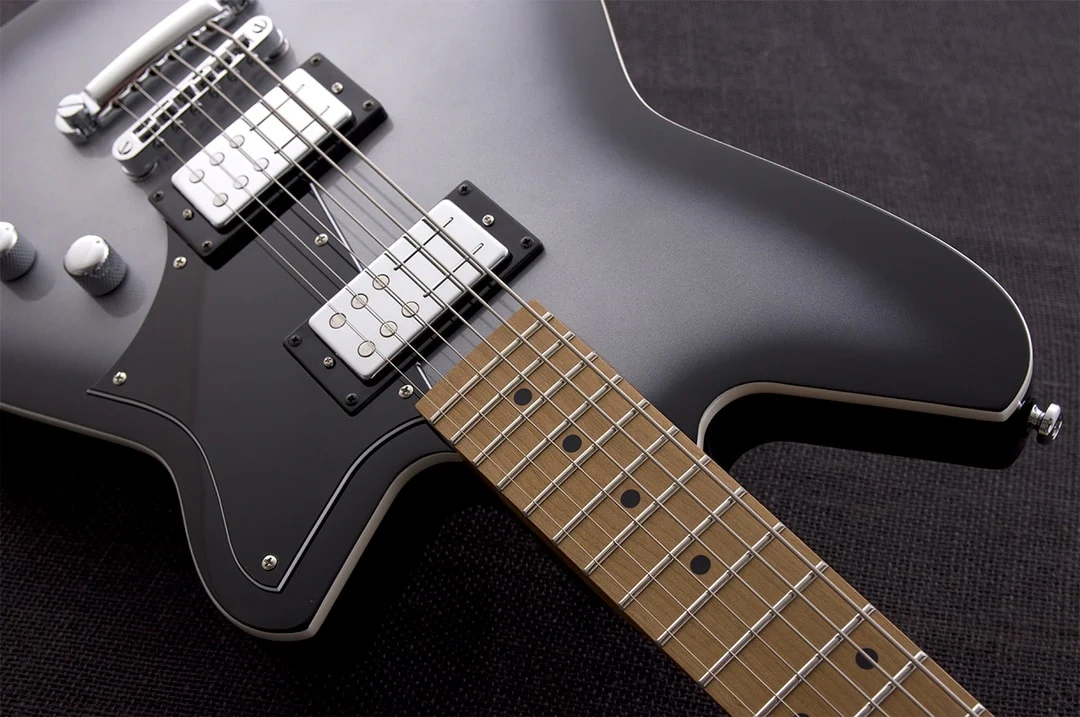 Reverend Descent RA Roasted Maple Neck Baritone Electric Guitar Silver Burst - Image 3