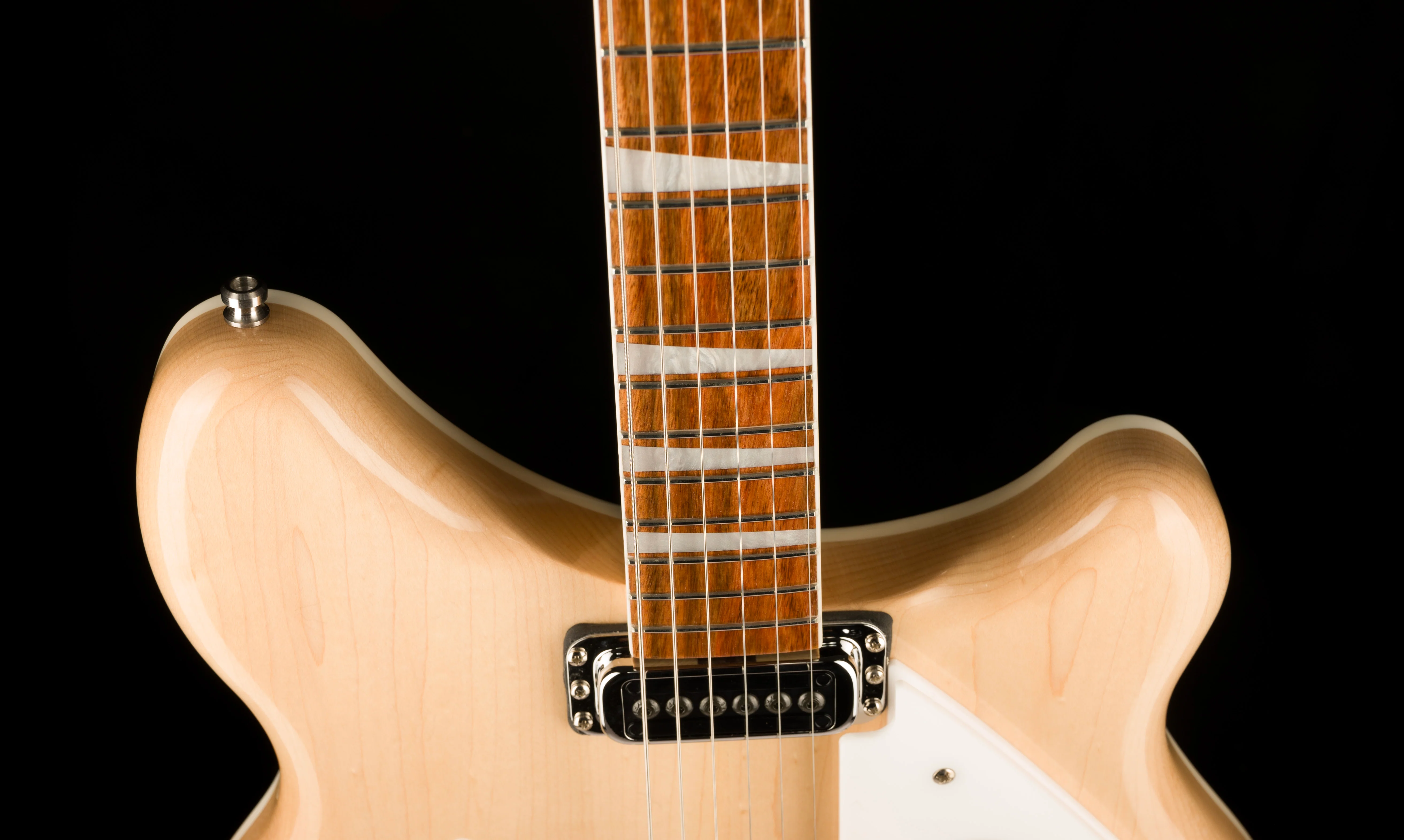Rickenbacker 360 Mapleglo Semi Hollow Guitar With Case - Image 3