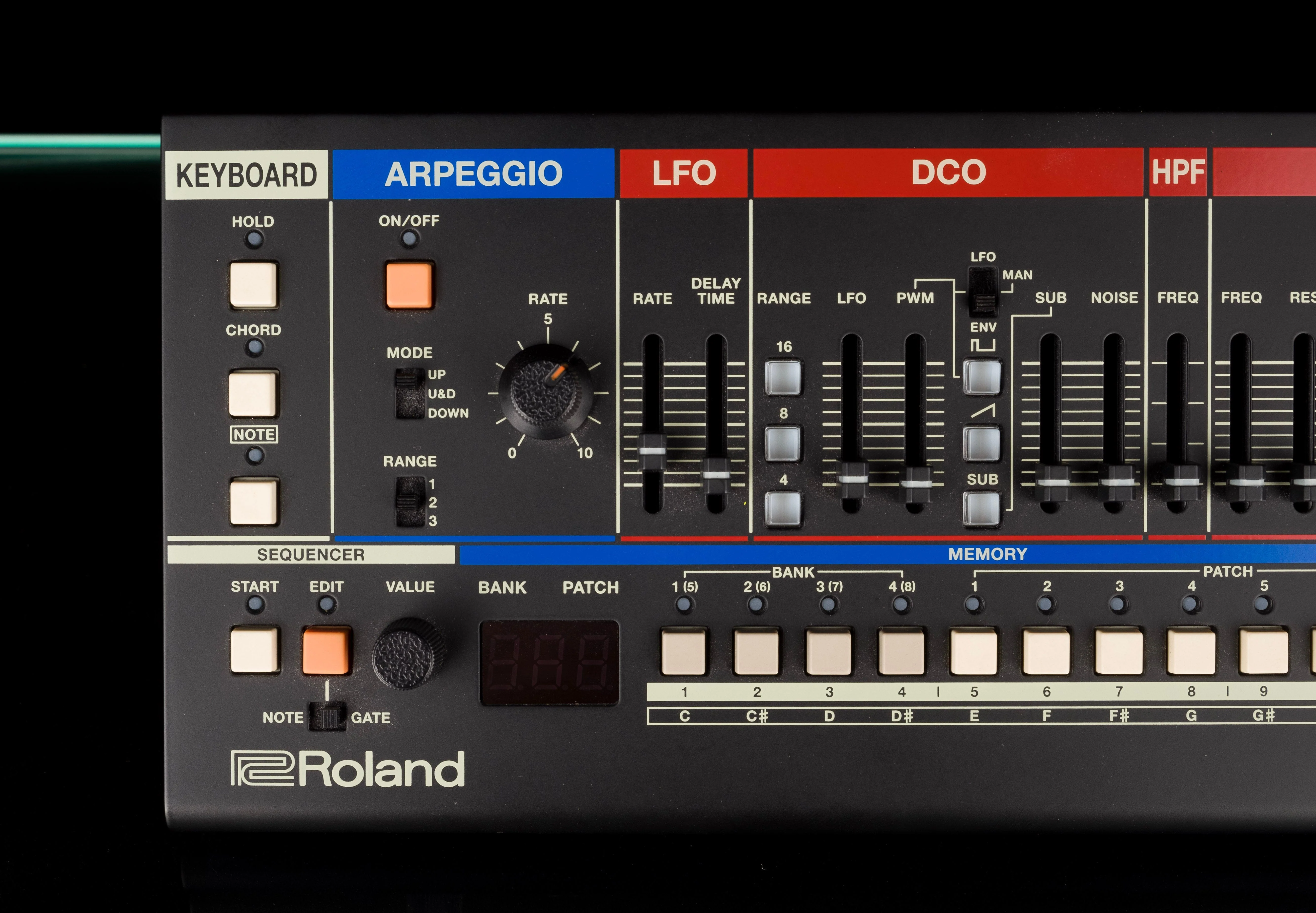 Pre Owned Roland JU-06A Synth With Roland K-25 Keyboard - Image 2