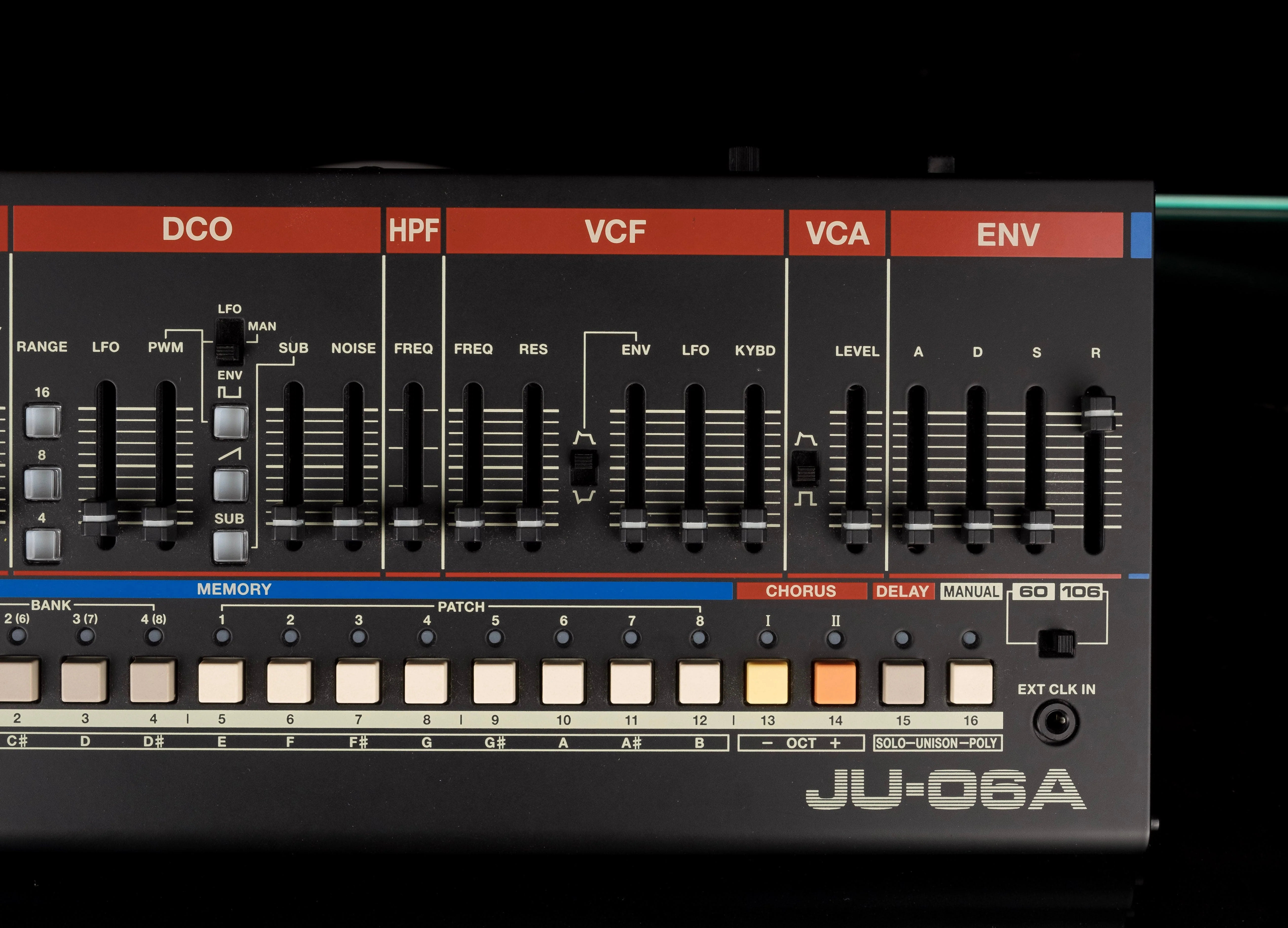 Pre Owned Roland JU-06A Synth With Roland K-25 Keyboard - Image 3
