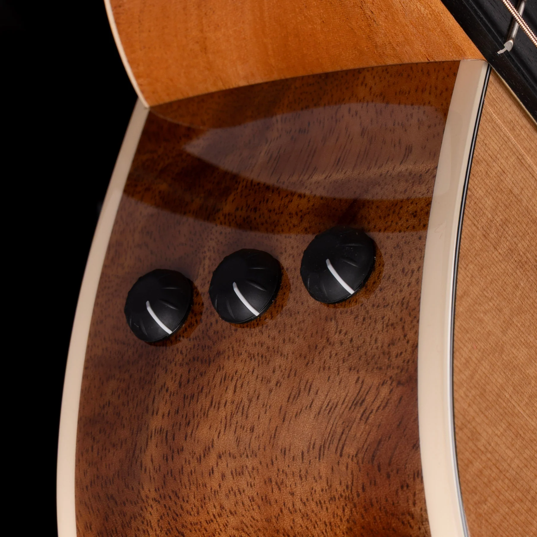 Taylor 214ce-K DLX Grand Auditorium Hawaiian Koa with Case - Image 8