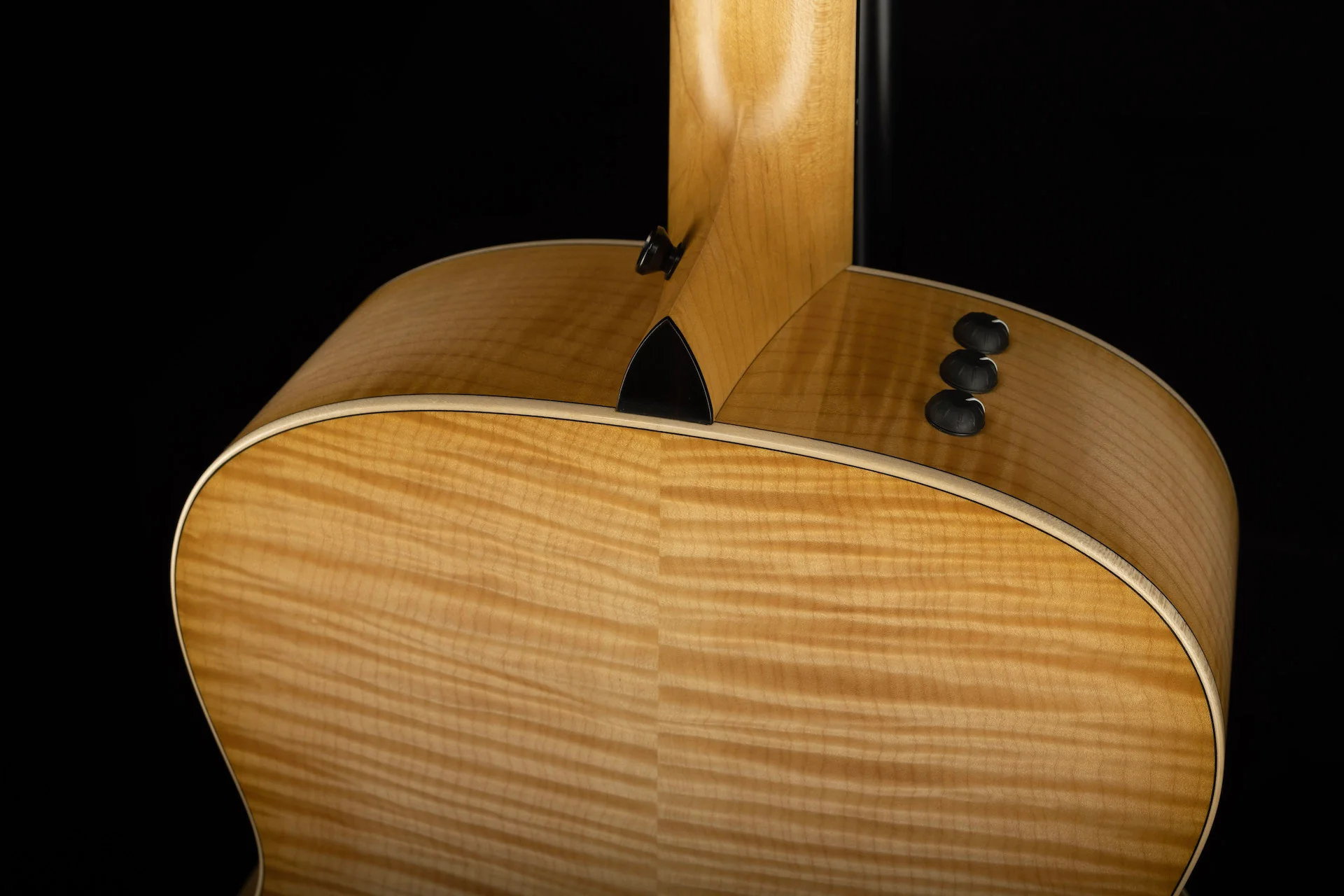Taylor 618e Acoustic Electric Guitar Spruce/Maple With Case - Demo - Image 11