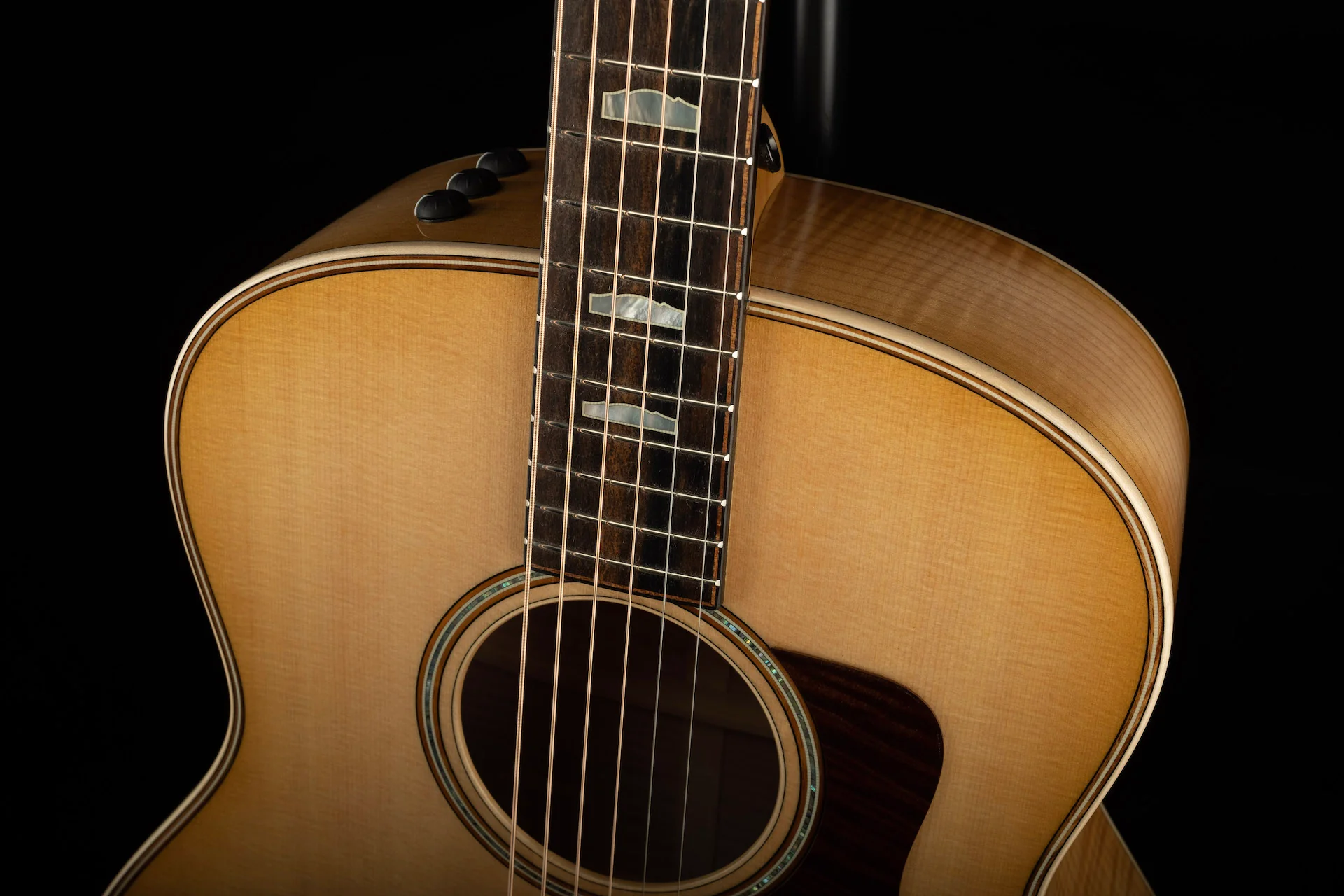 Taylor 618e Acoustic Electric Guitar Spruce/Maple With Case - Demo - Image 4