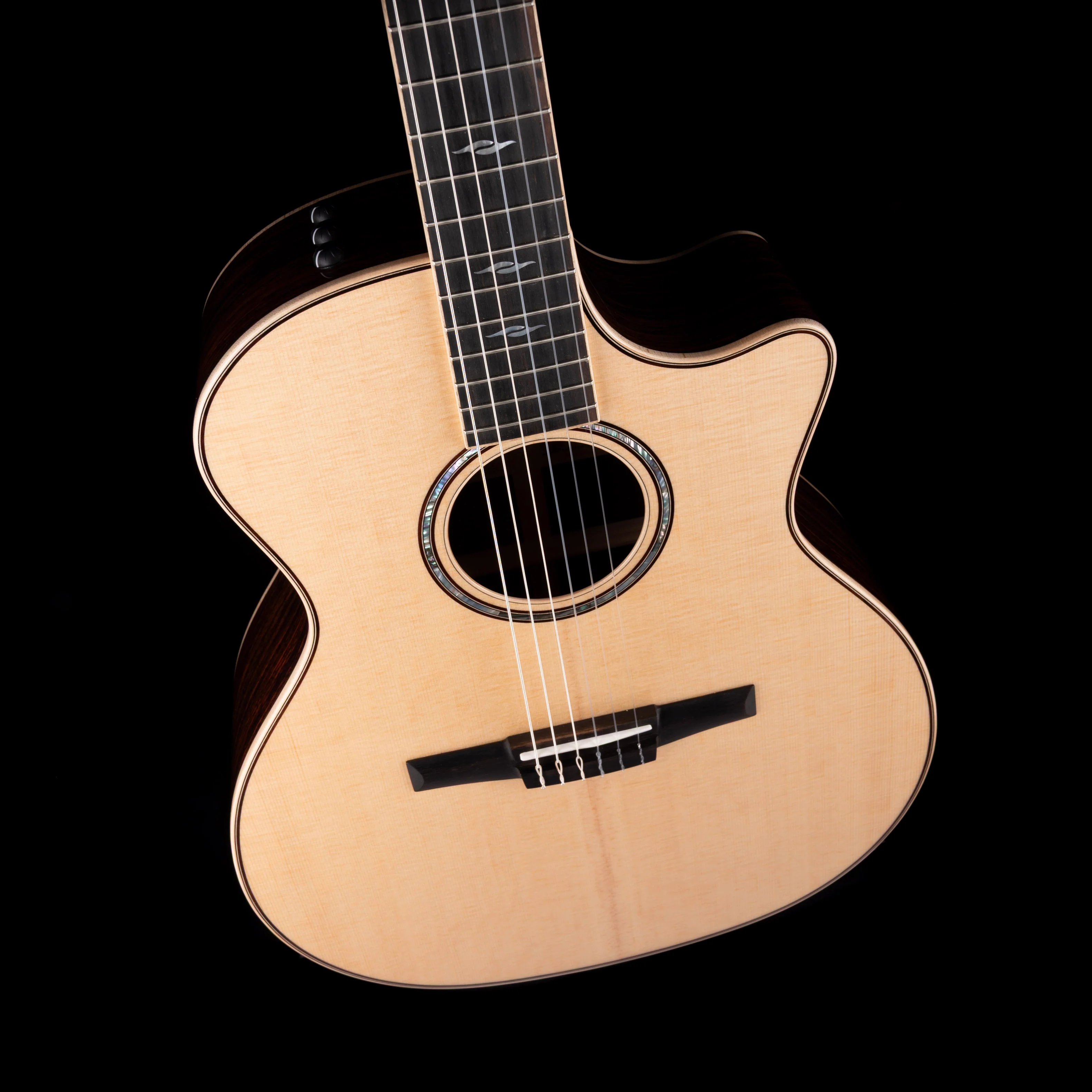 Taylor 814ce-N Nylon String Acoustic Electric Guitar Natural With Case - Image 4