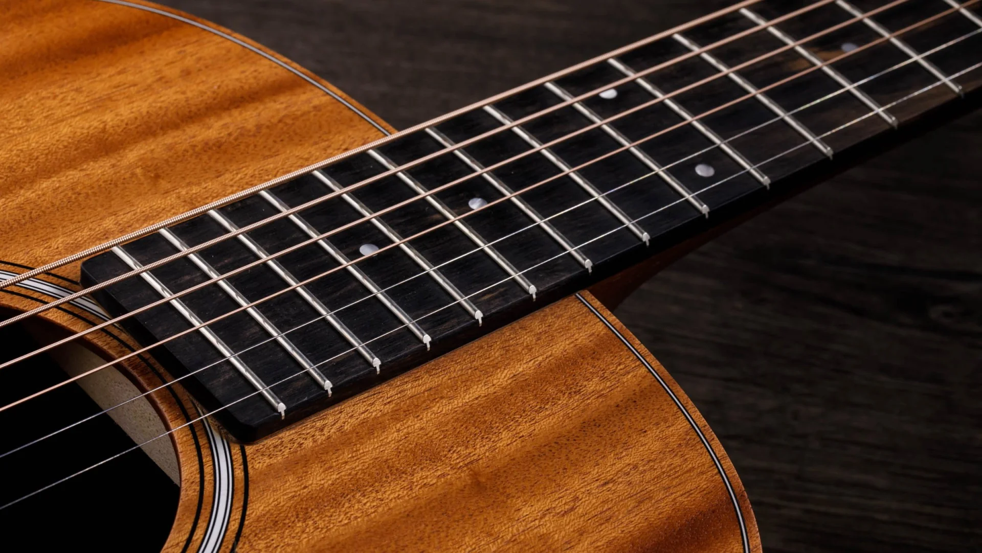 Taylor GS Mini-e Mahogany Acoustic Electric Guitar With Gig Bag - Image 6