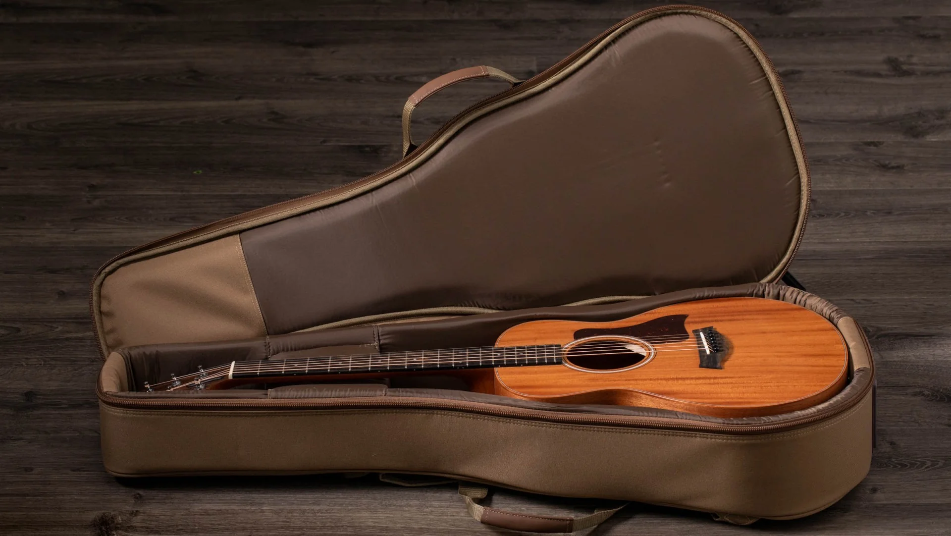 Taylor GS Mini-e Mahogany Acoustic Electric Guitar With Gig Bag - Image 7