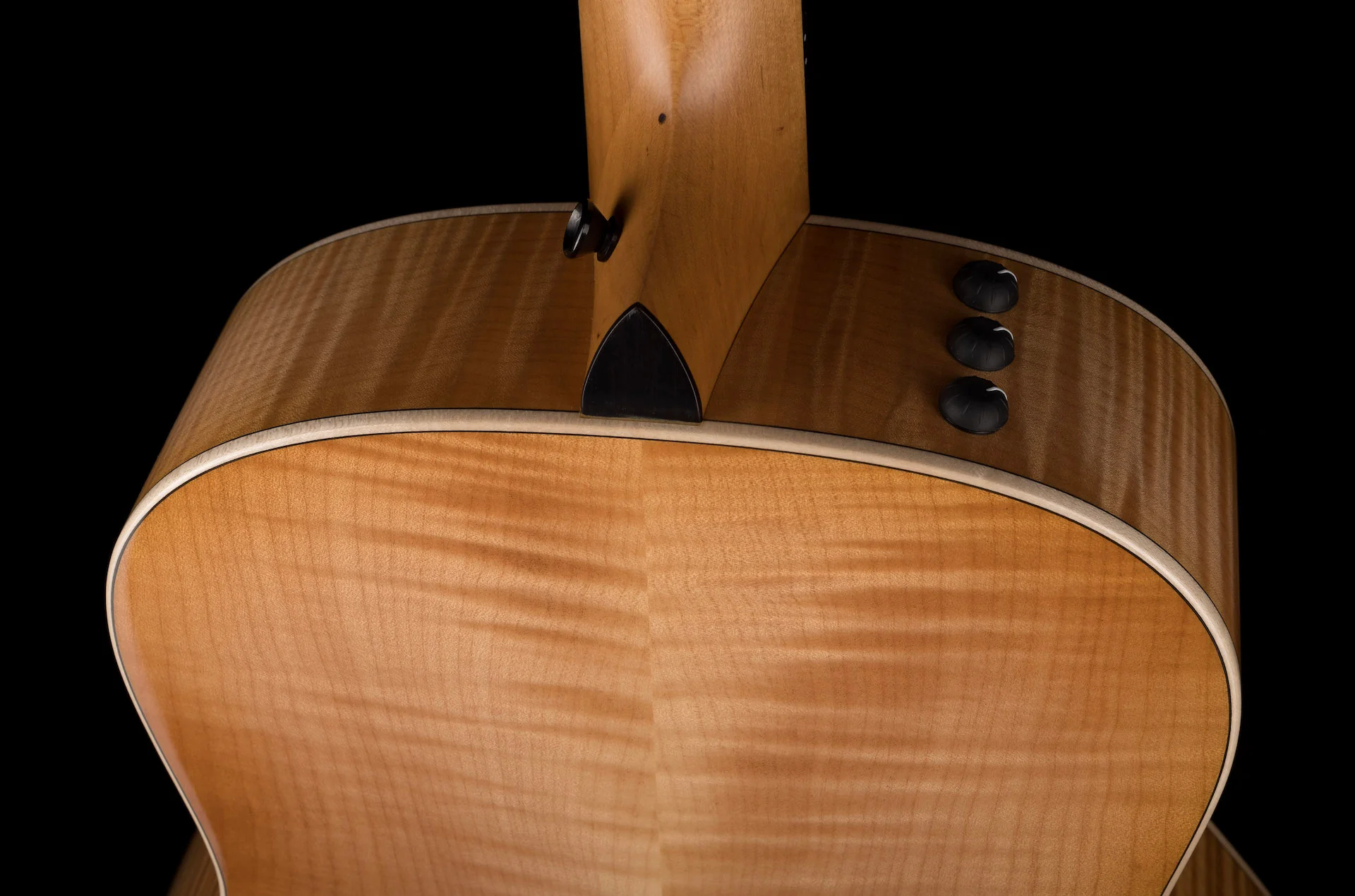 Taylor GT611e LTD Grand Theater Figured Big Leaf Maple Antique Blonde (2022) Acoustic-Electric Guitar With Aerocase - Serial # 1212101031 - Image 16