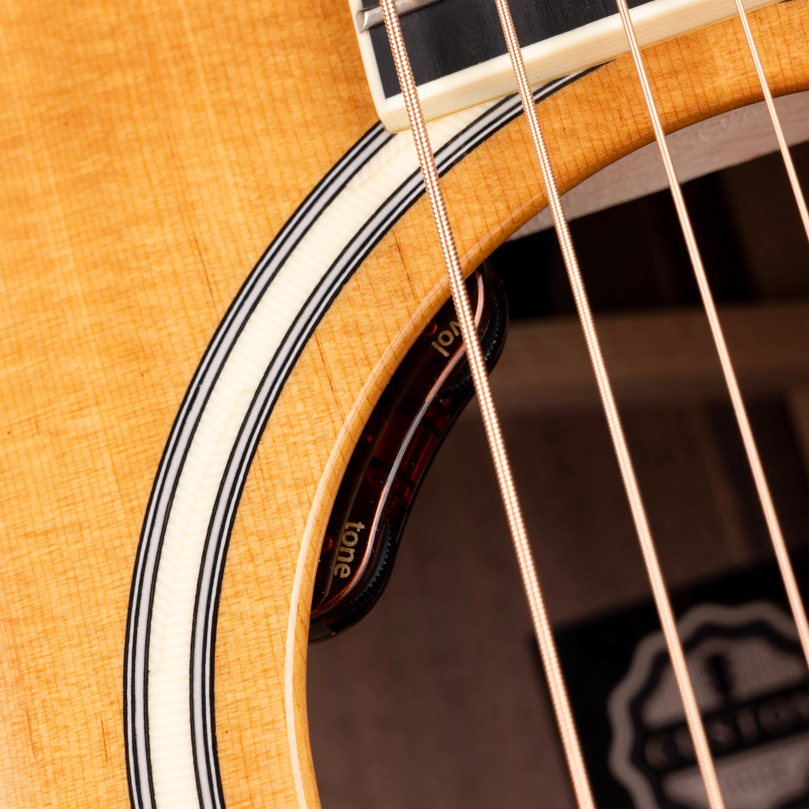 Taylor Truetone Select Gold Label 814e Super Auditorium Black Walnut Amber With Case - Image 9