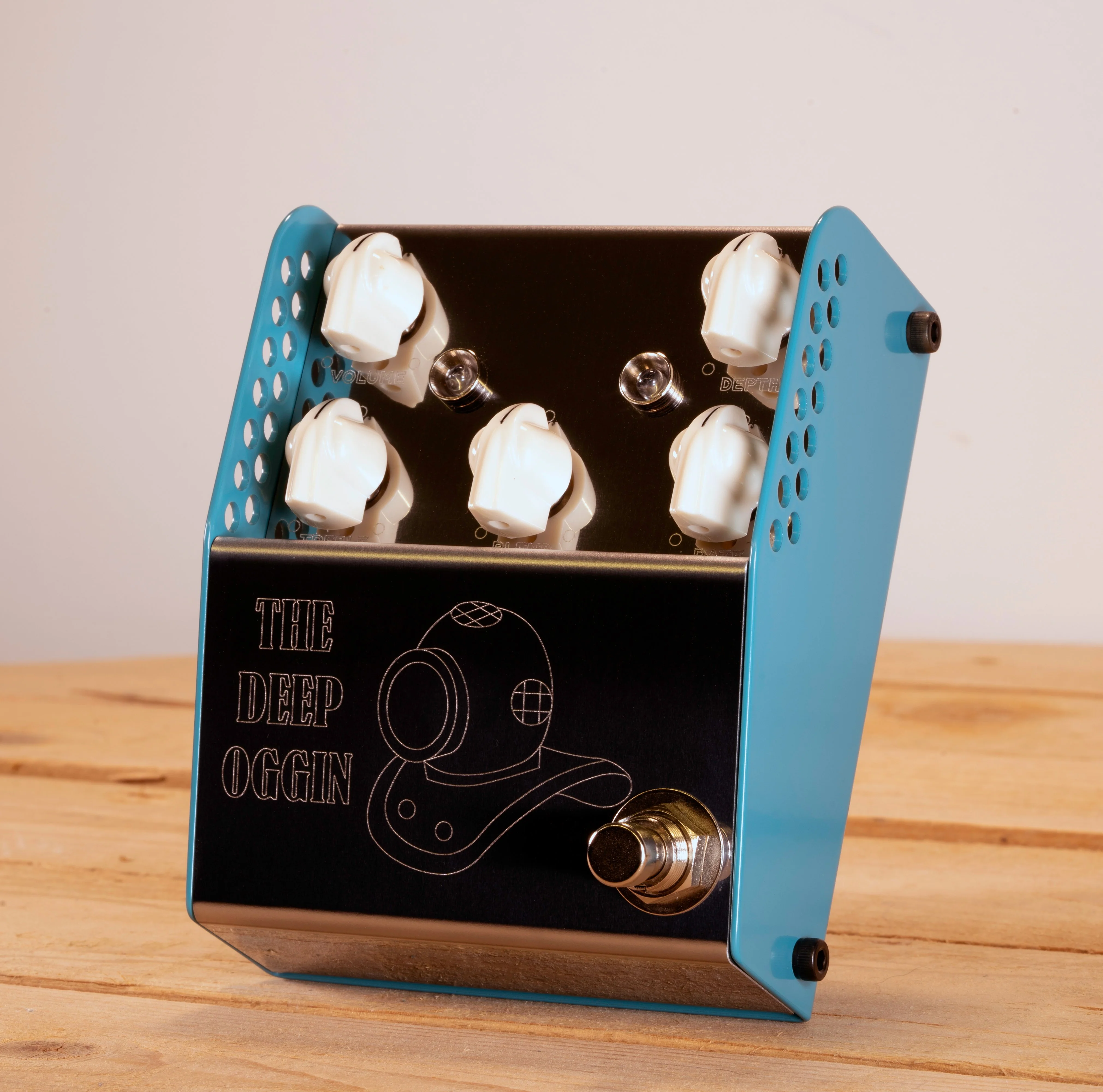 Thorpy FX The Deep Oggin Chorus/Vibrato Guitar Pedal - Image 2
