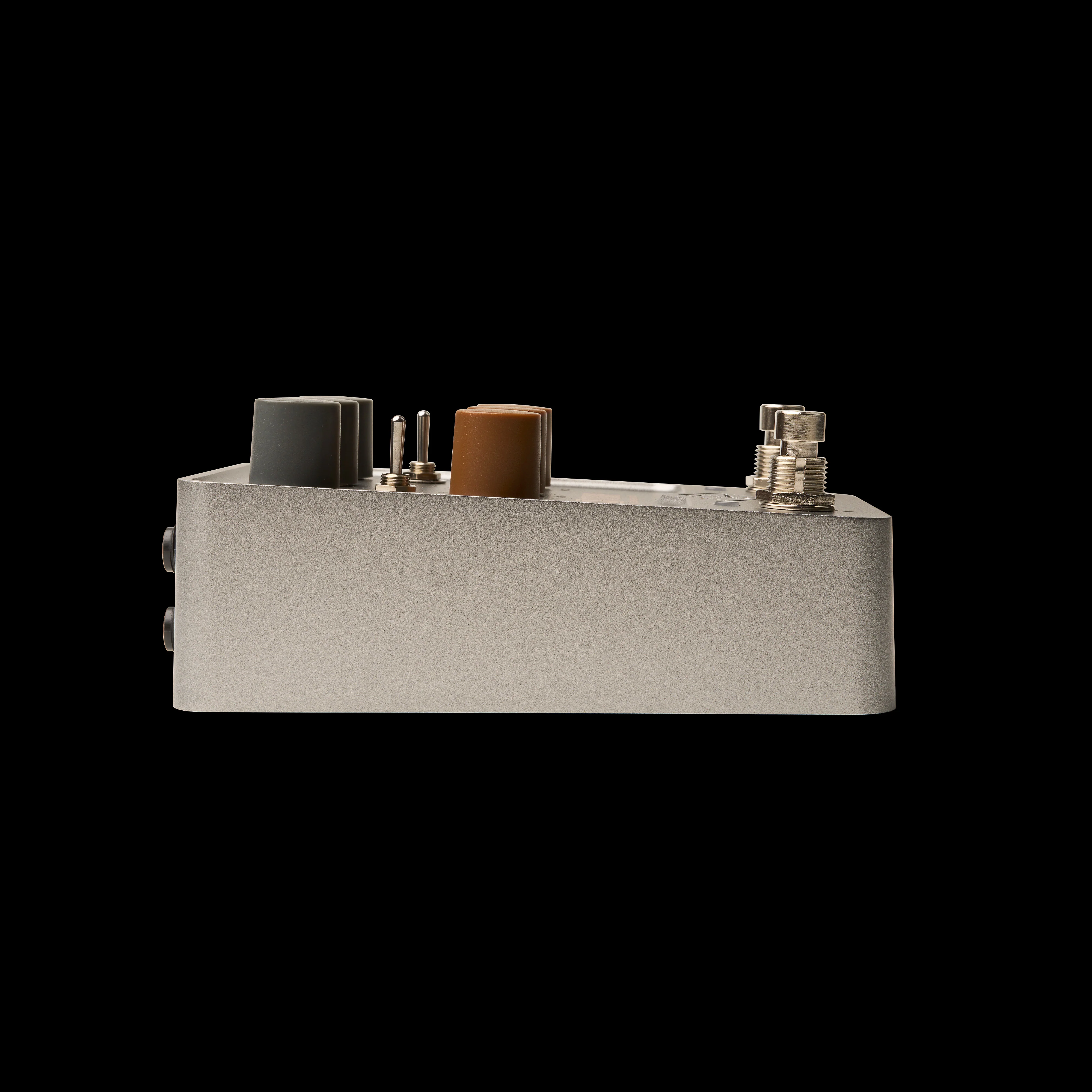 Universal Audio UAFX OX Stomp Dynamic Speaker Emulator Pedal - Image 3