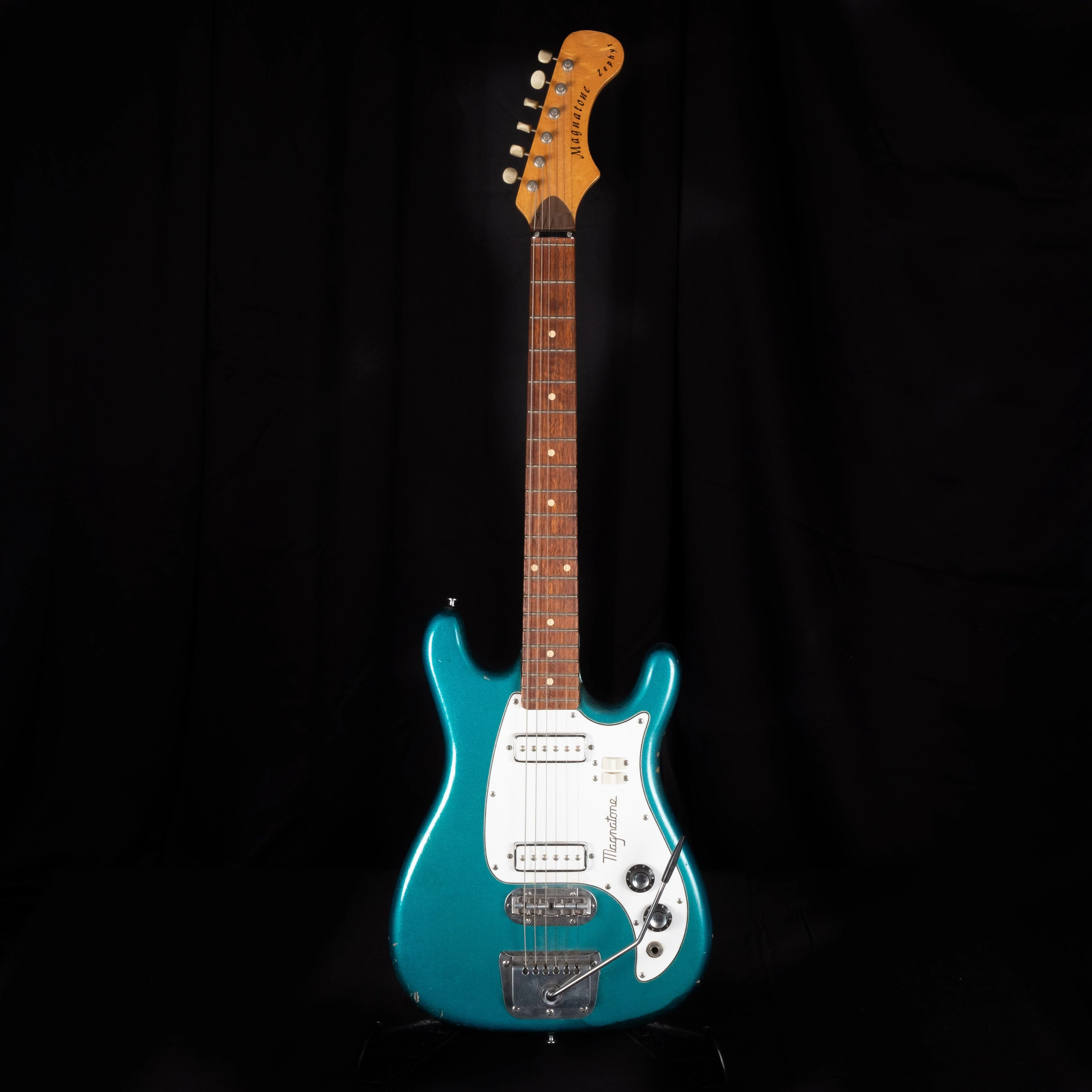 Used 1960 Magnatone Zephyr Electric Guitar Owned/Played by Billie Joe Armstrong of Green Day - Image 2