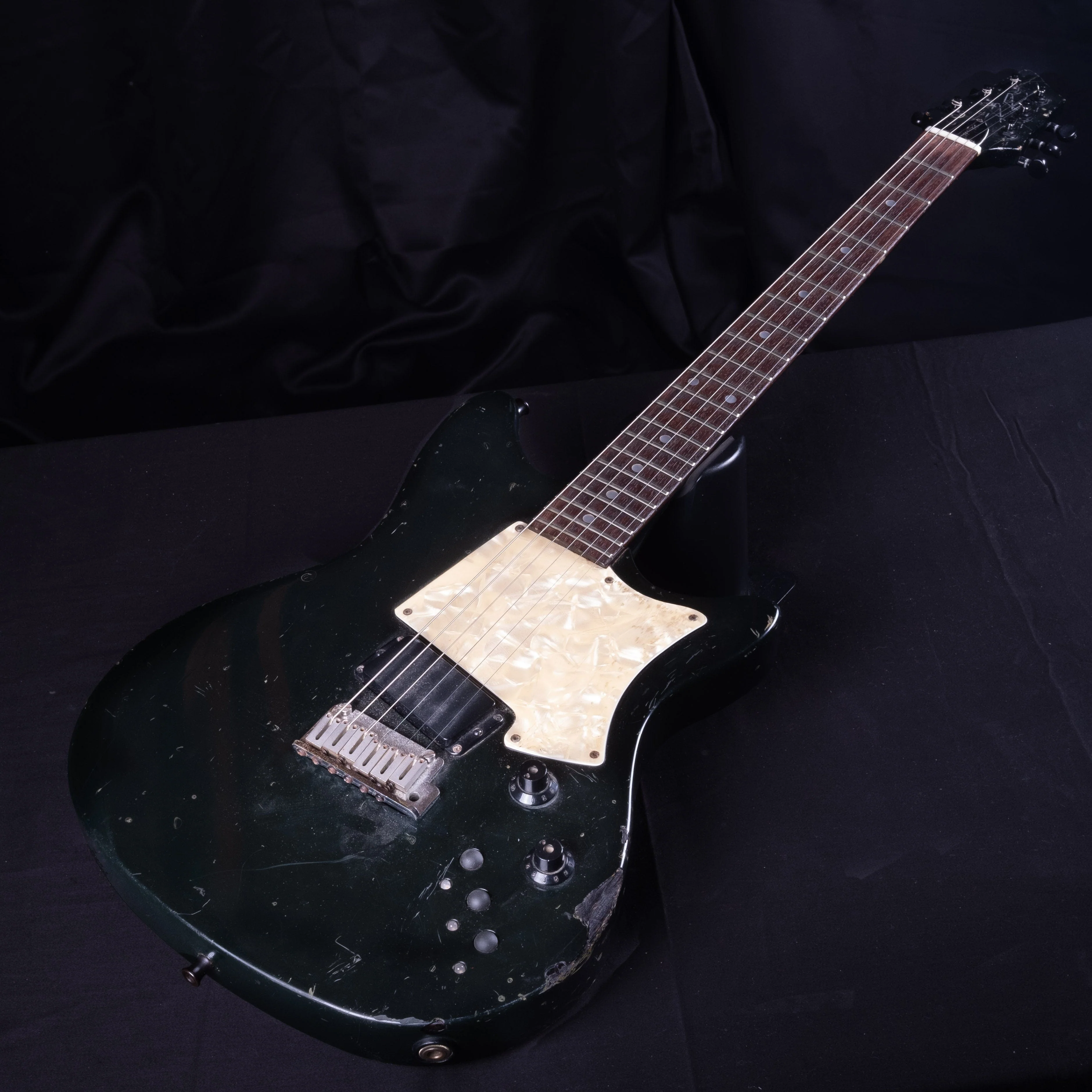 Pre Owned Vintage 1989 Fender Heartfield Electric Guitar - Image 12