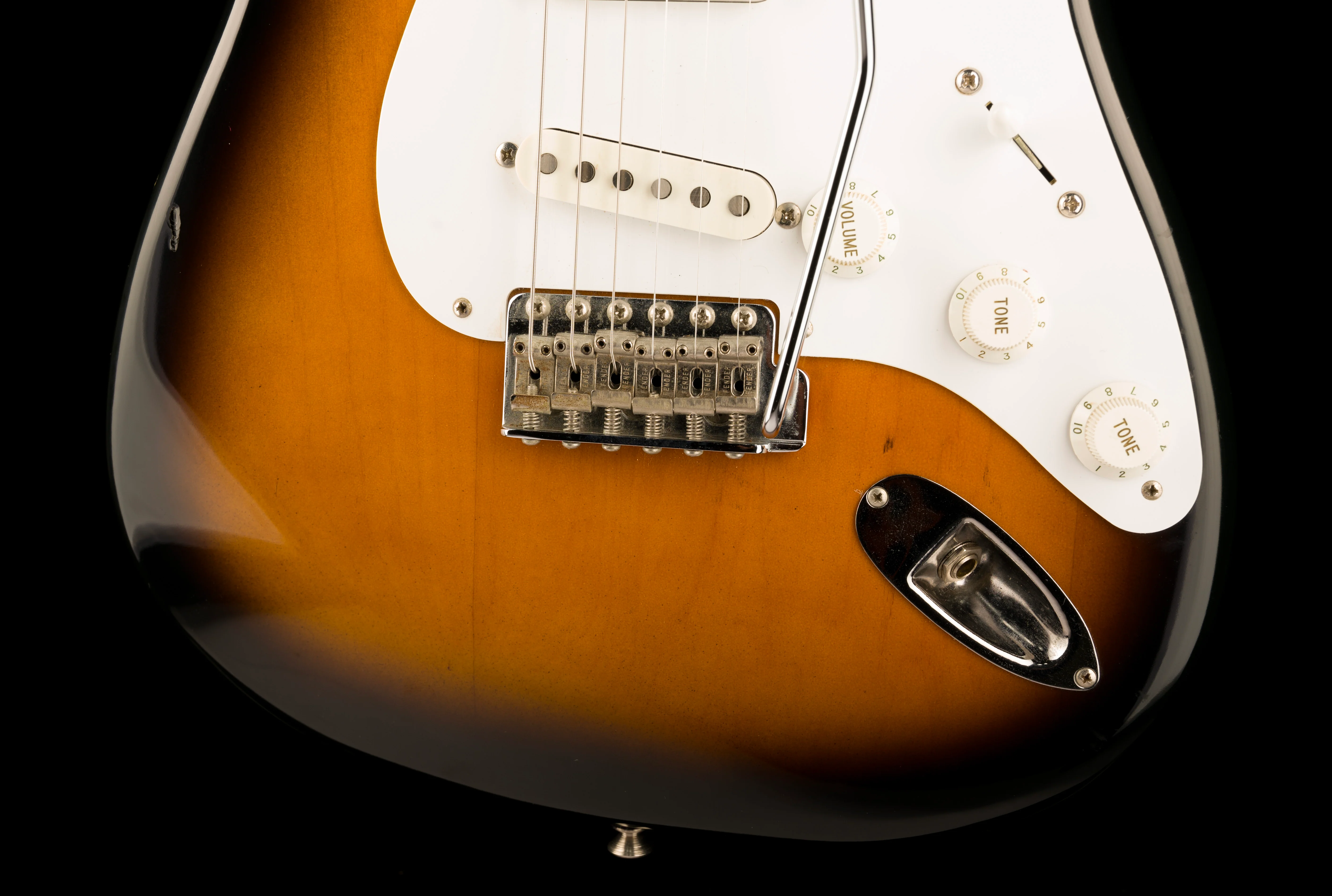 Used 1990 Fender ST-54 Made in Japan 1954 Reissue Stratocaster 2-Tone Sunburst with Gig Bag - Image 5