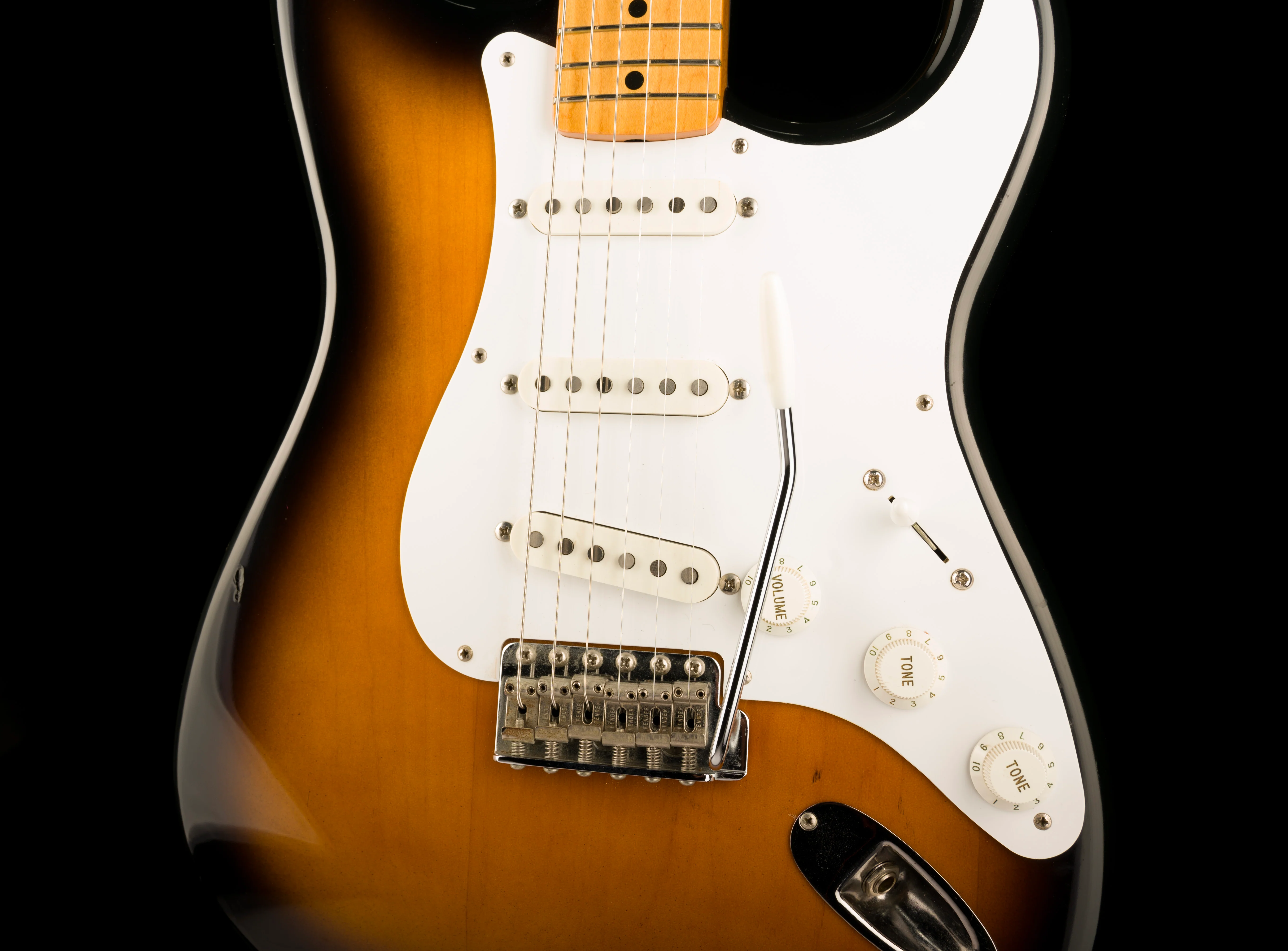 Used 1990 Fender ST-54 Made in Japan 1954 Reissue Stratocaster 2-Tone Sunburst with Gig Bag - Image 6
