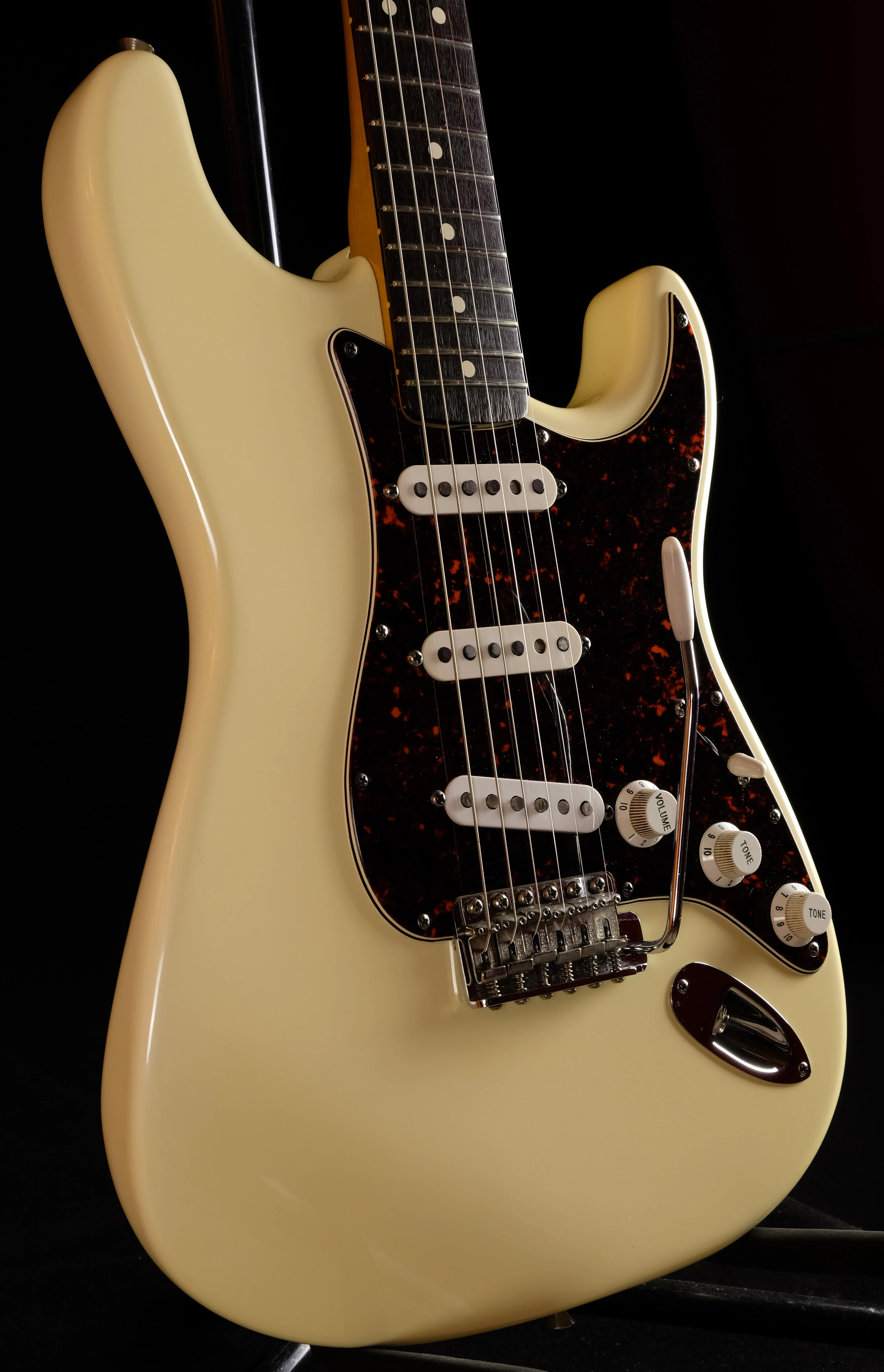 Used 1991 Fender Custom Shop 1969 Reissue Stratocaster Olympic White Electric Guitar With HSC - Image 4