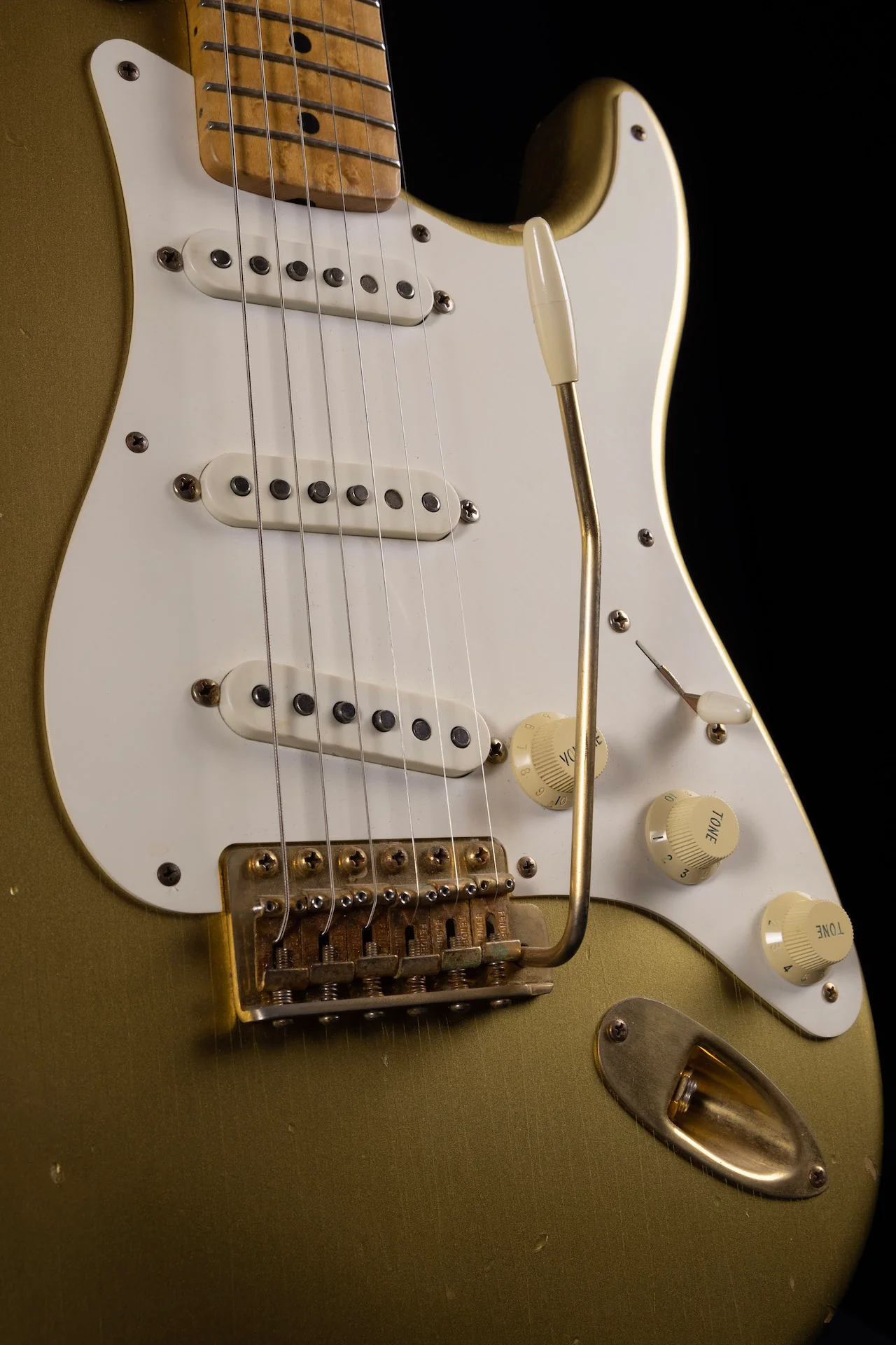 Used '96 Fender Custom Shop 50th Anniversary Diamond Dealer Stratocaster Cunetto Relic Aztec Gold - Image 4
