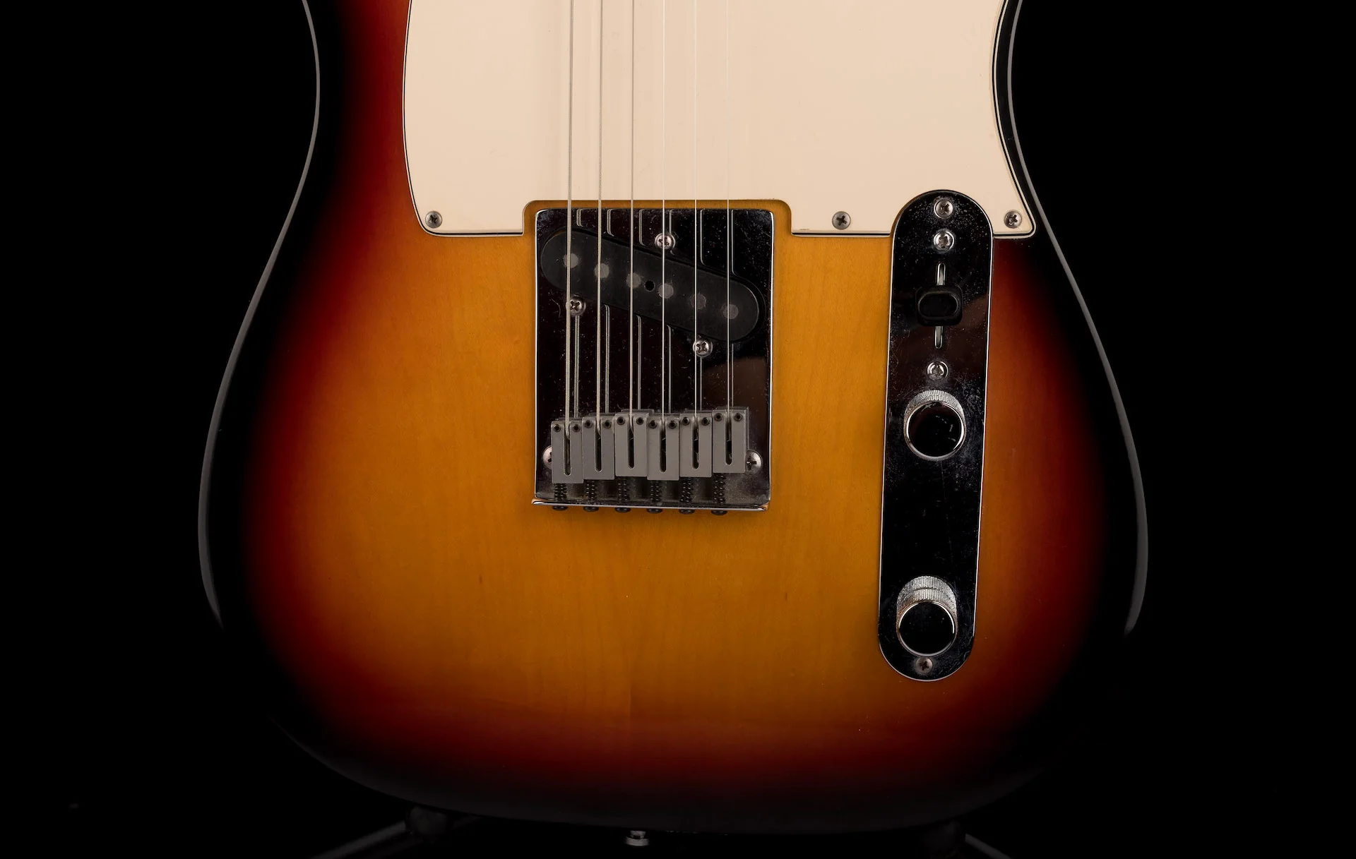 Used 1999 Fender American Standard Telecaster 3-Tone Sunburst with OHSC - Image 5