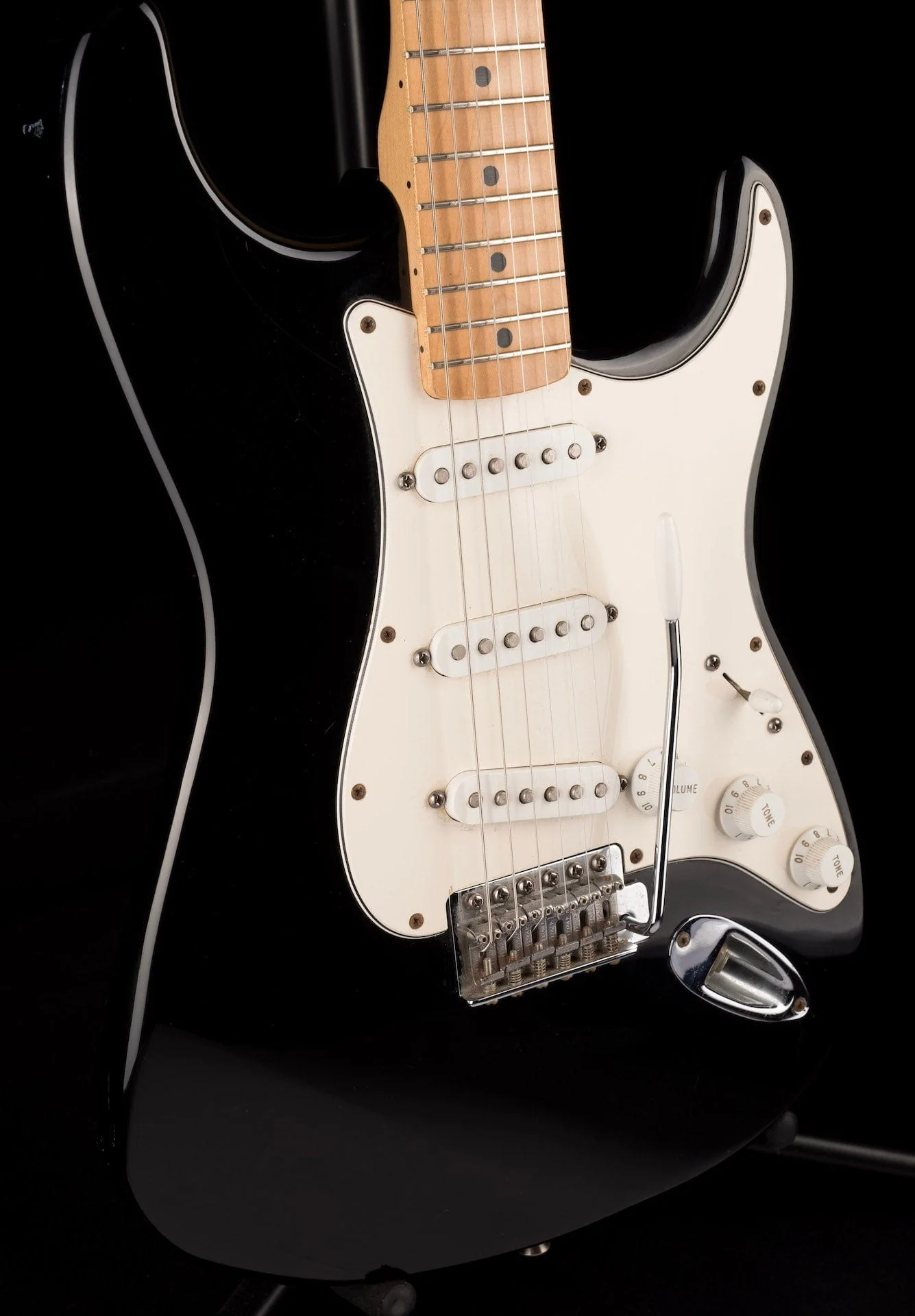 Used 2000 Fender Standard Stratocaster Black Electric Guitar - Image 9