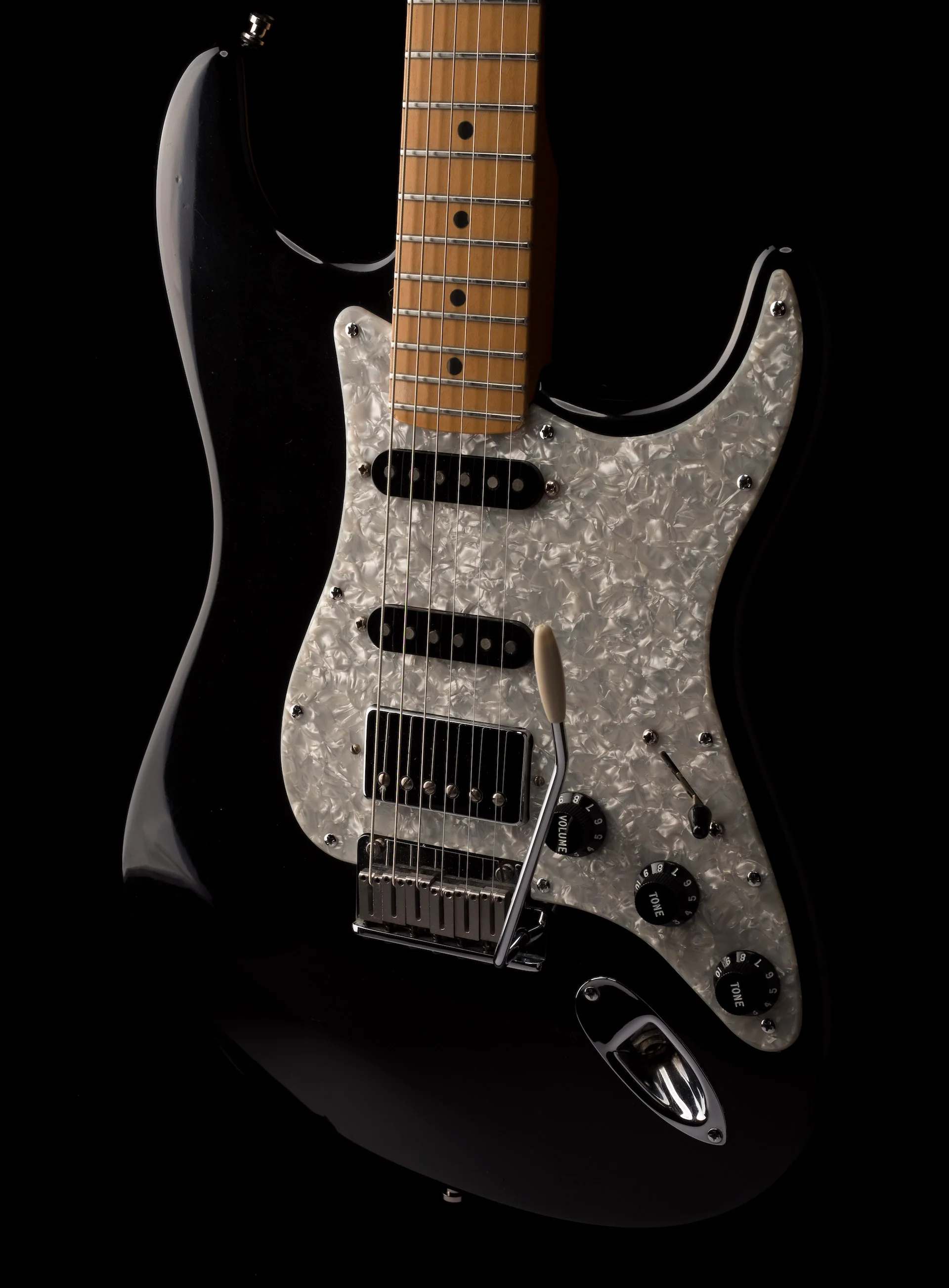 Used 2001 Fender American Series Stratocaster HSS Black with Gig Bag - Image 10