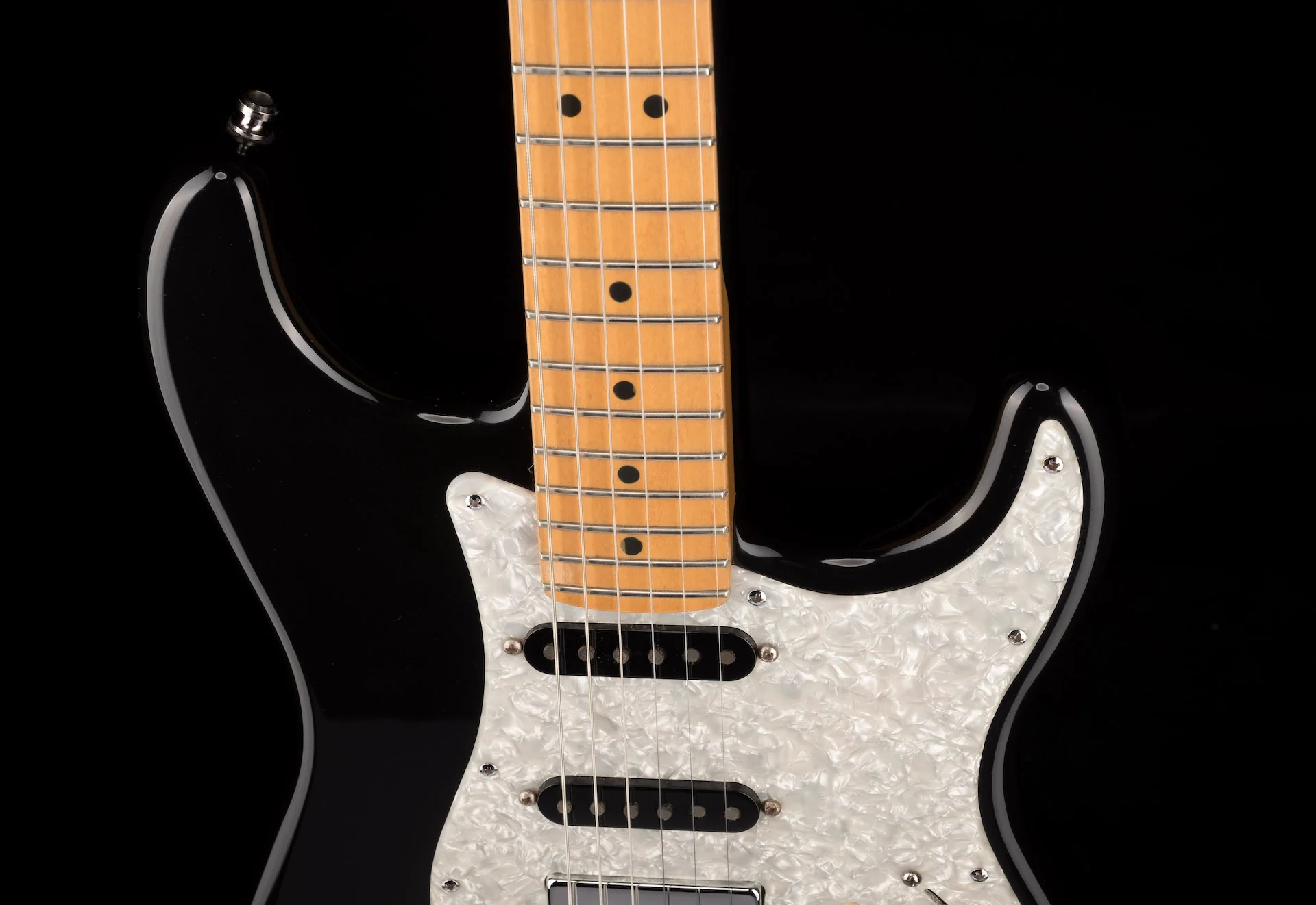 Used 2001 Fender American Series Stratocaster HSS Black with Gig Bag - Image 3