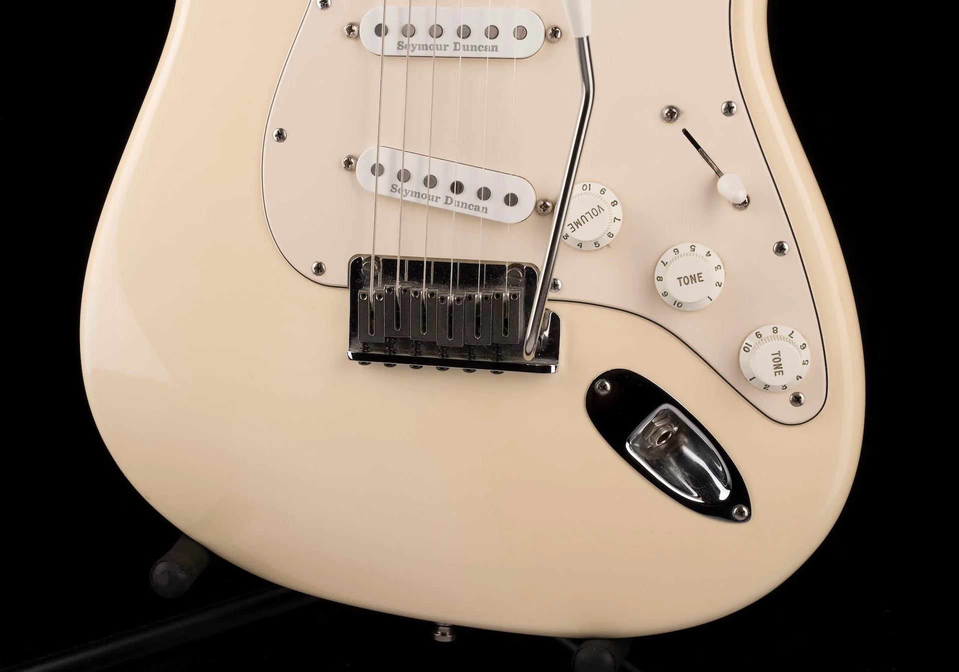 Used 2003 Fender American Stratocaster Seymour Duncan Pickups Olympic White With OHSC - Image 5
