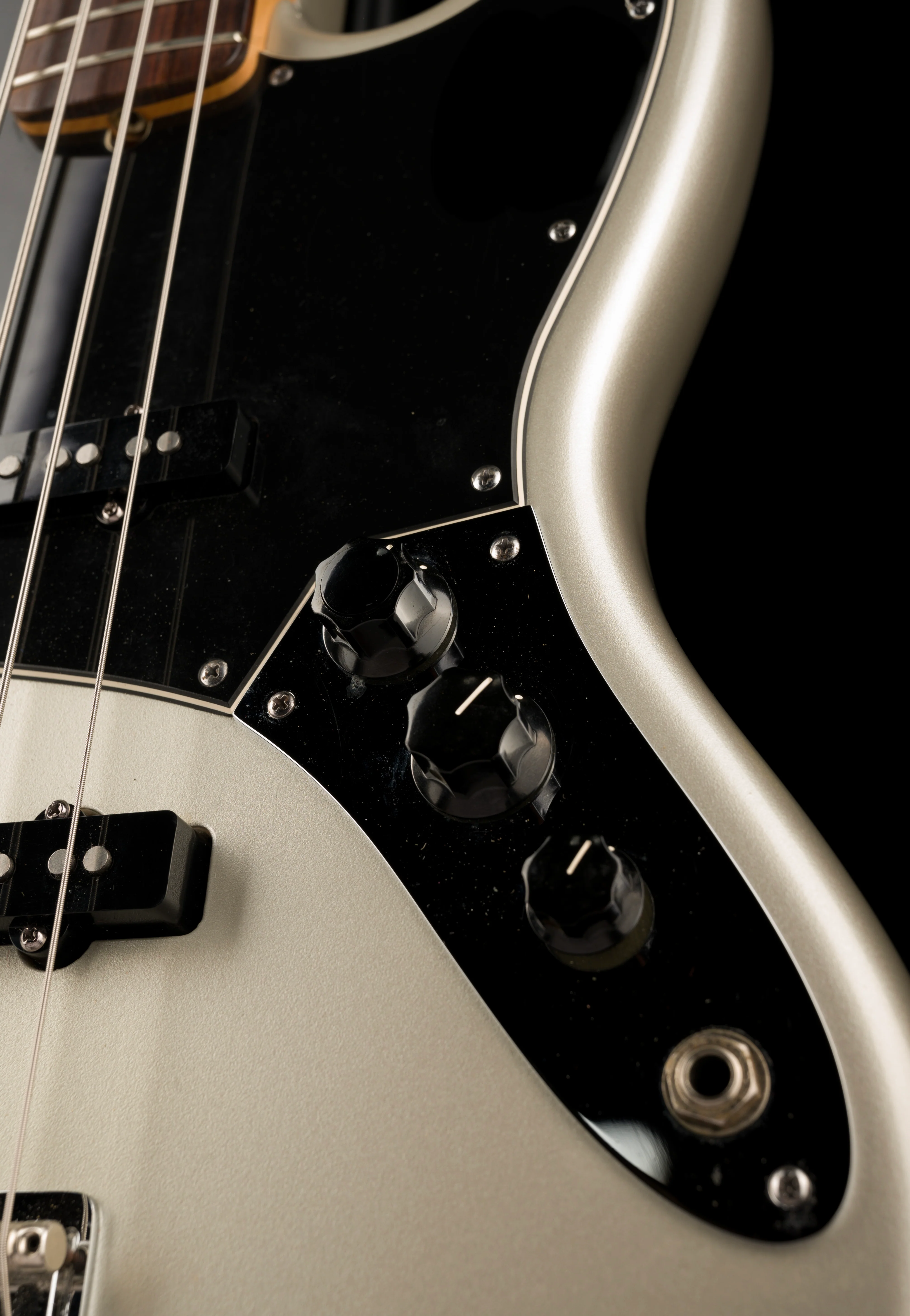 Used 2004 Fender American Jazz Bass Rosewood Fingerboard Chrome Silver With OHSC - Image 8