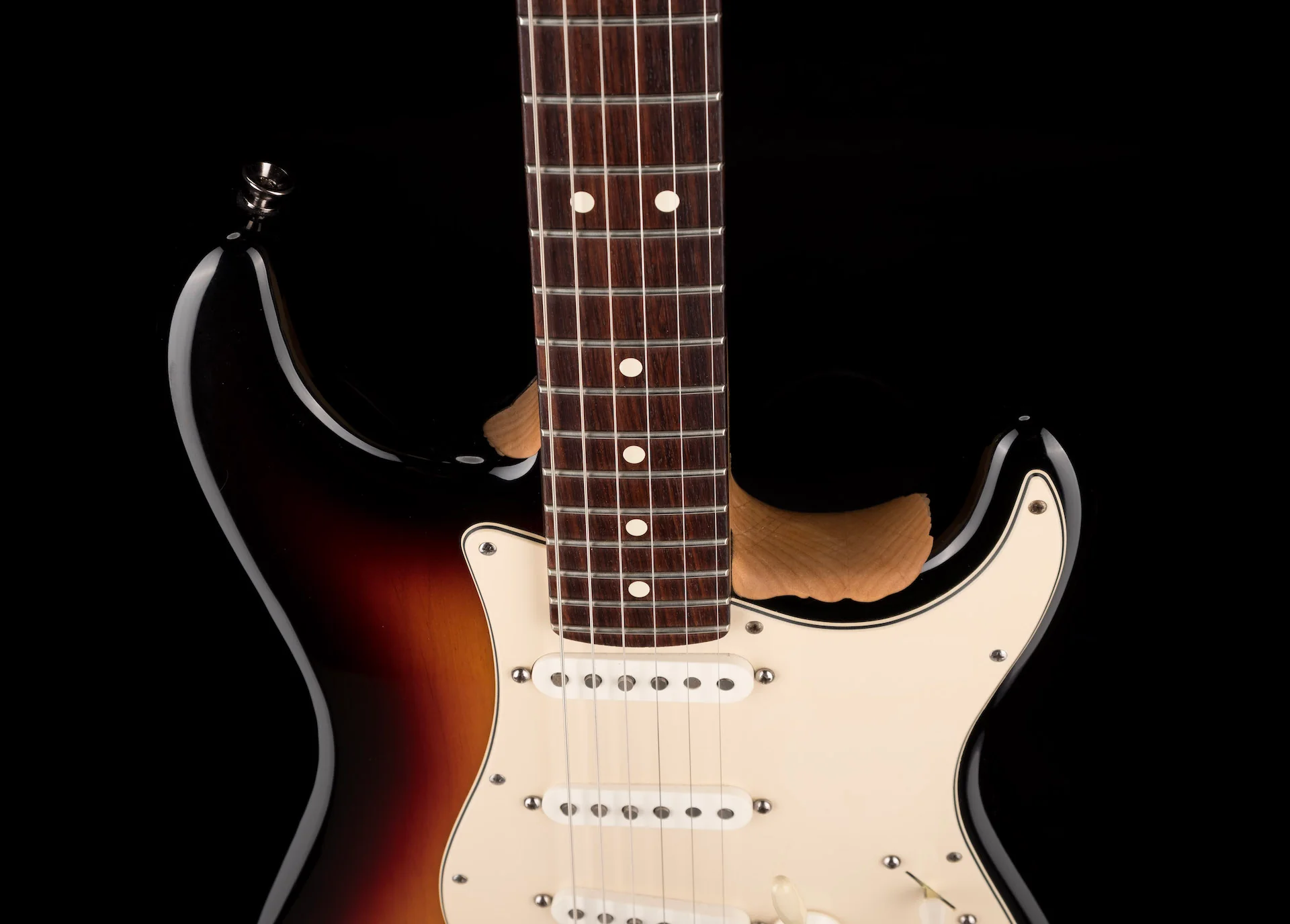 Used 2006 Fender 60th Anniversary American Series Stratocaster 3-Tone Sunburst with OHSC - Image 3