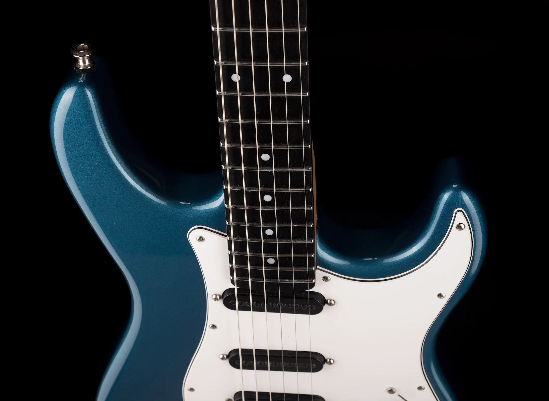Used 2007 Carvin Bolt Sapphire Blue with OHSC - Image 3