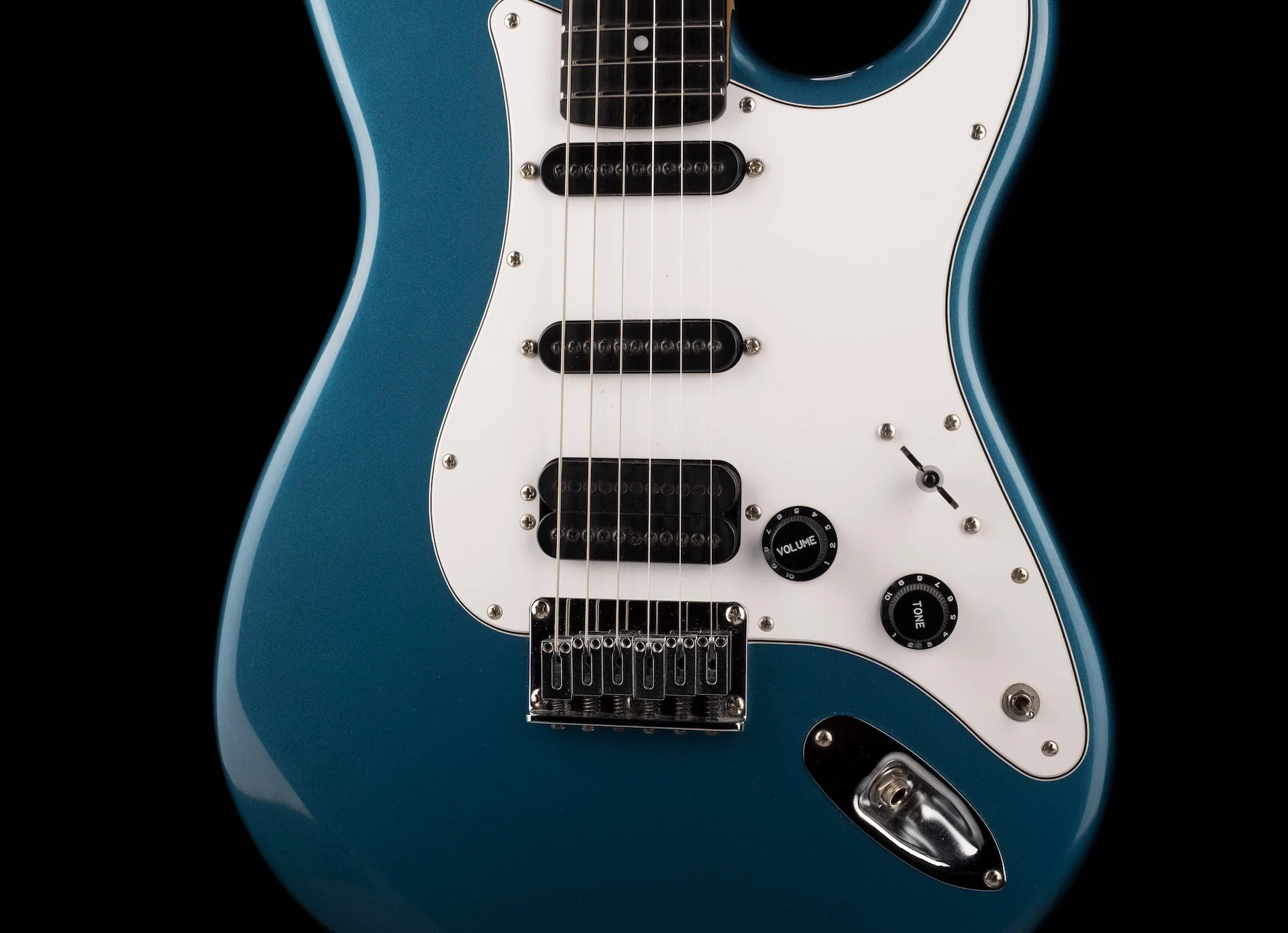 Used 2007 Carvin Bolt Sapphire Blue with OHSC - Image 6