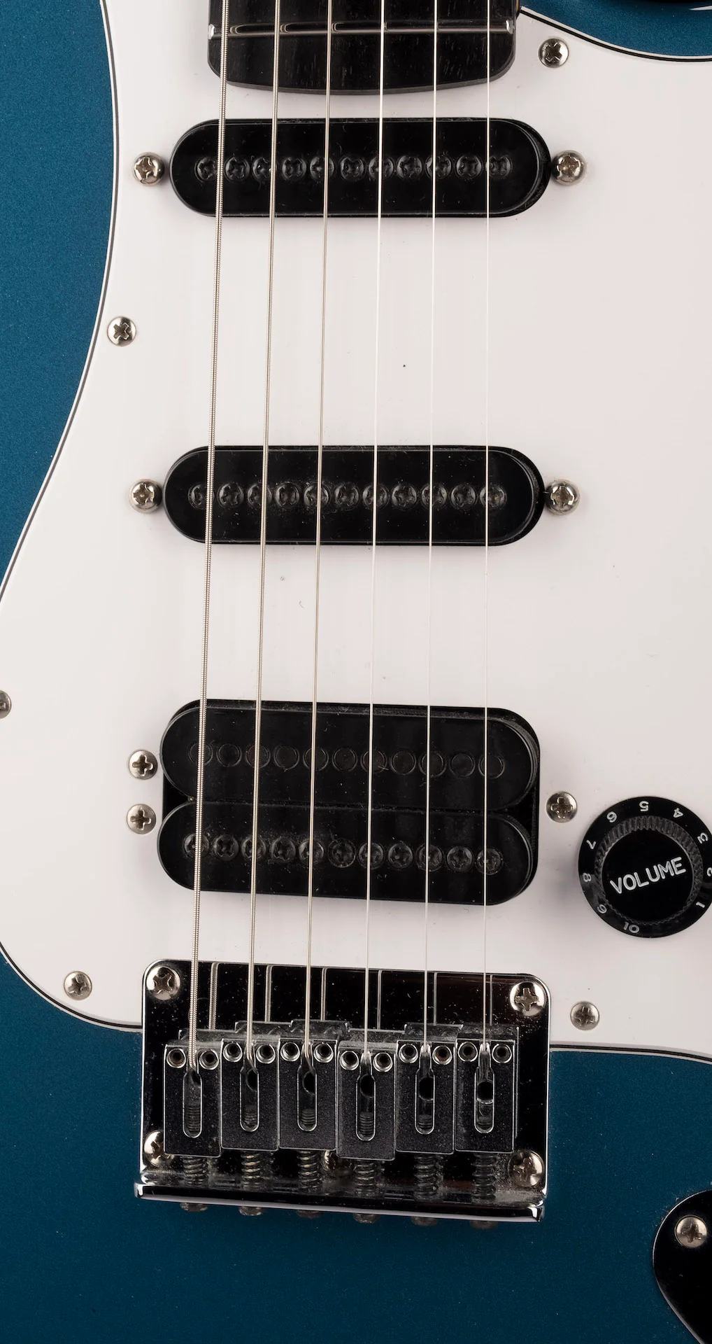 Used 2007 Carvin Bolt Sapphire Blue with OHSC - Image 7