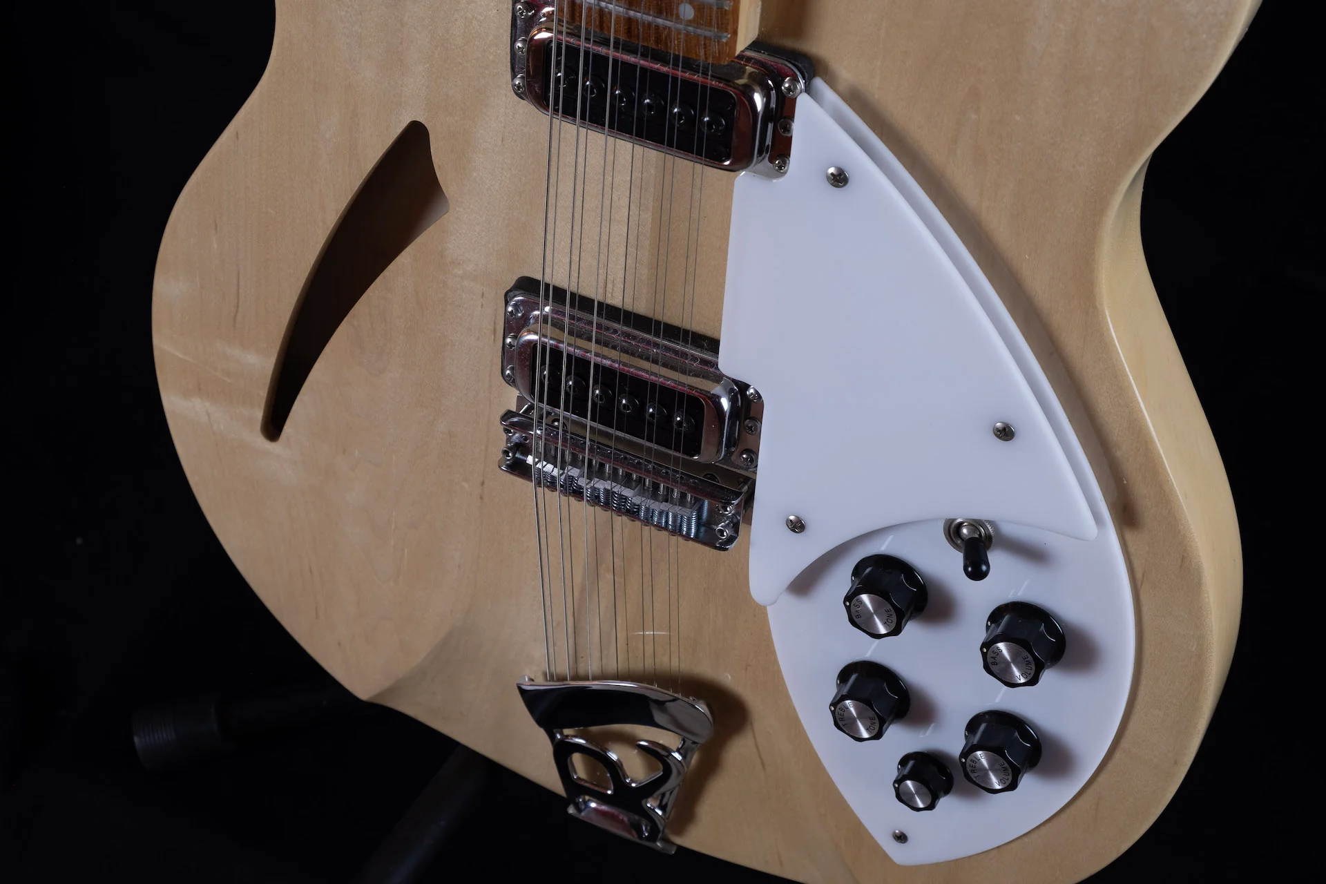 Used 2008 Rickenbacker 330/12MG Mapleglo 12 String Electric Guitar with OHSC - Image 5