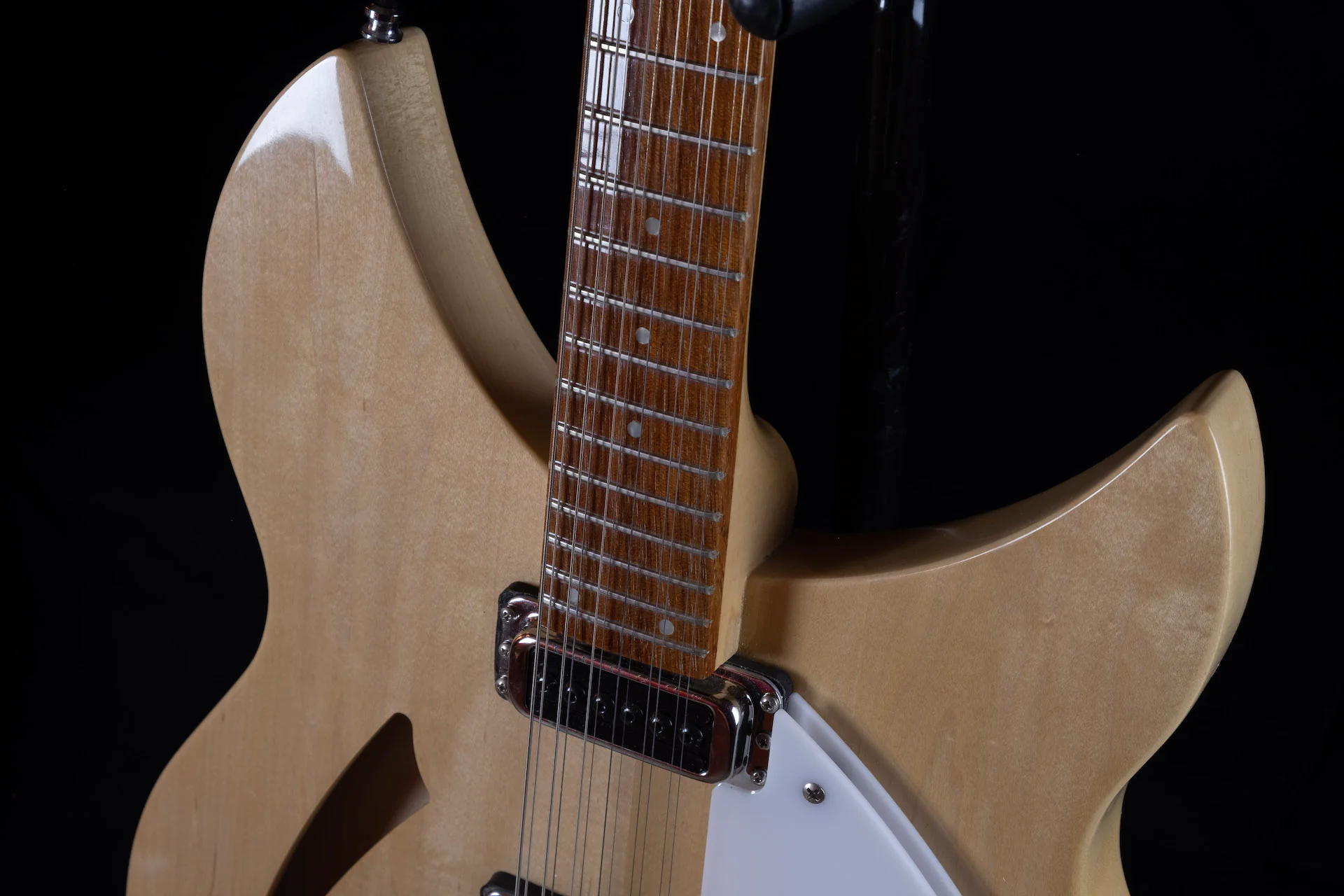 Used 2008 Rickenbacker 330/12MG Mapleglo 12 String Electric Guitar with OHSC - Image 6