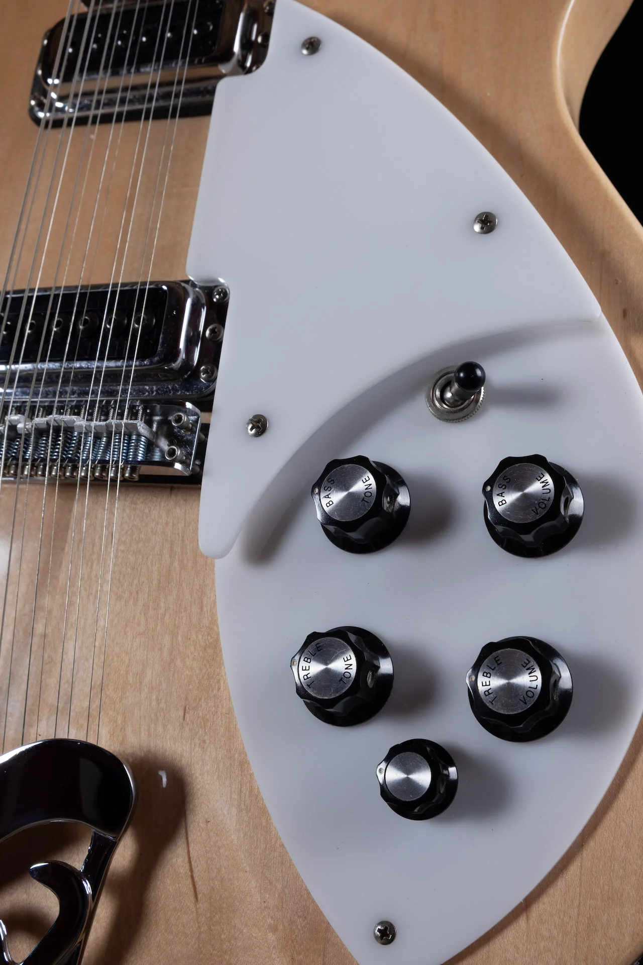 Used 2008 Rickenbacker 330/12MG Mapleglo 12 String Electric Guitar with OHSC - Image 9