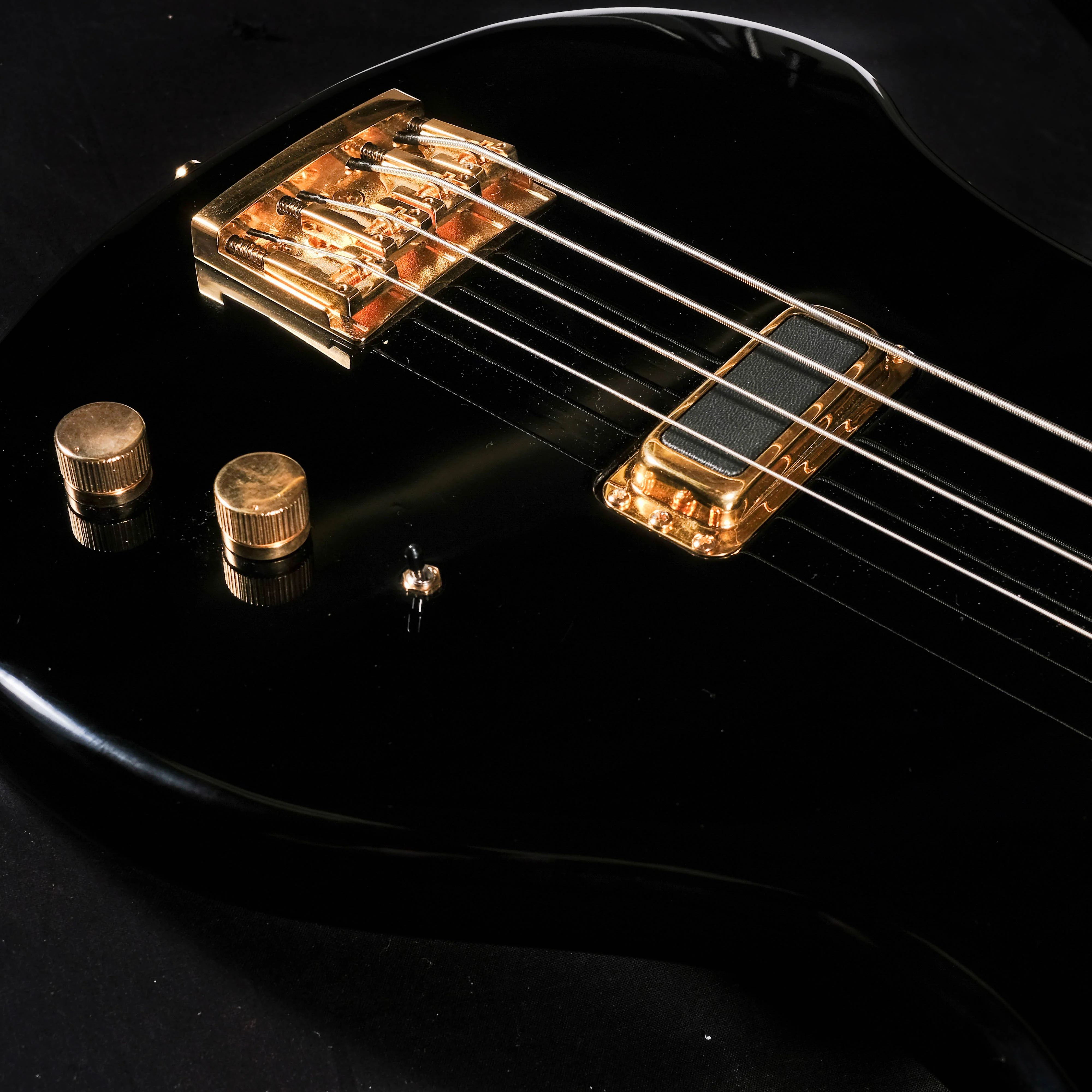 Pre Owned 2012 Rickenbacker 4004 Cheyenne Bass Guitar - JetGlo With OHSC - Image 6