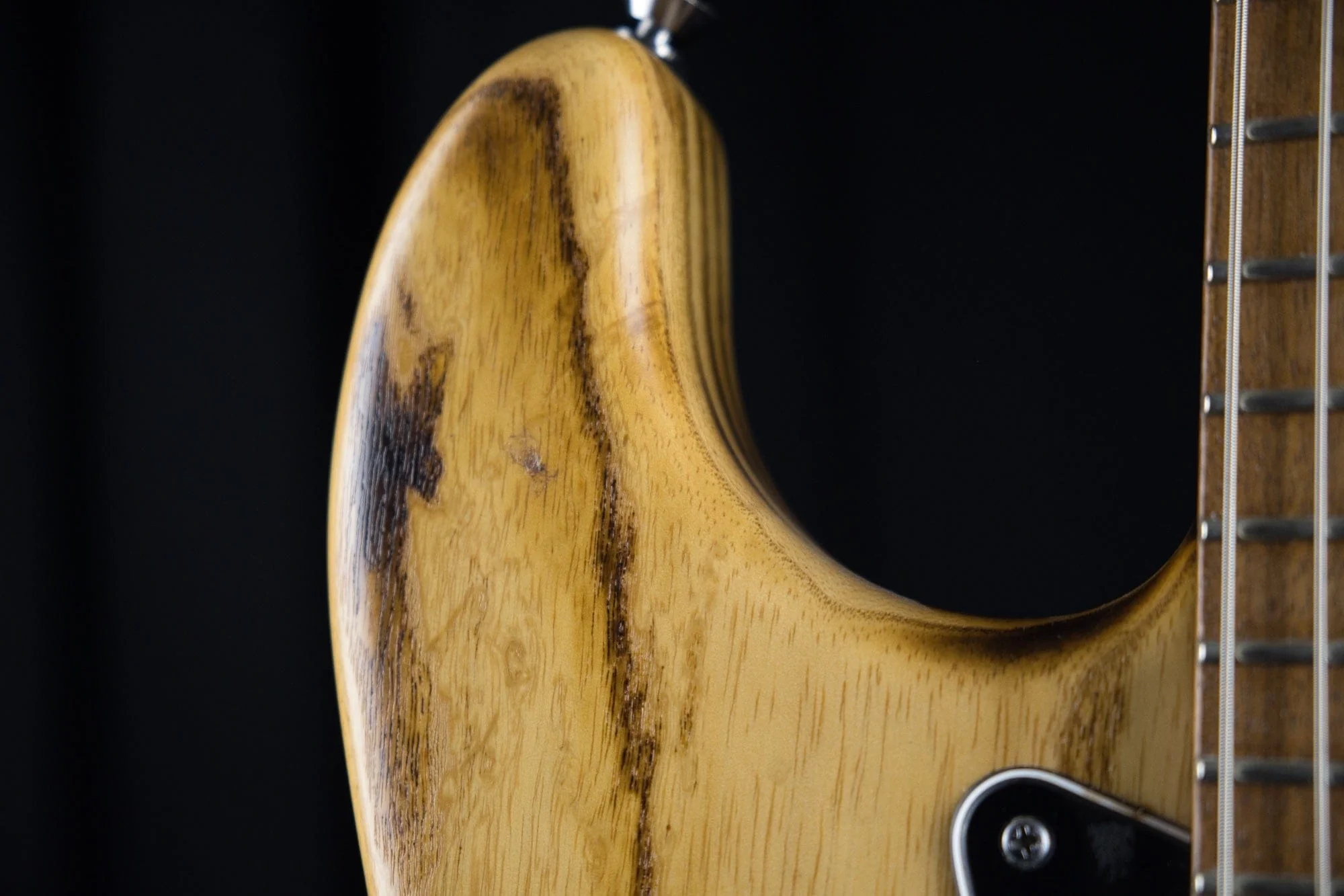 Pre-Owned Fender 2013 Limited Edition Burnt Ash Stratocaster Natural CofA & OHSC - Image 5