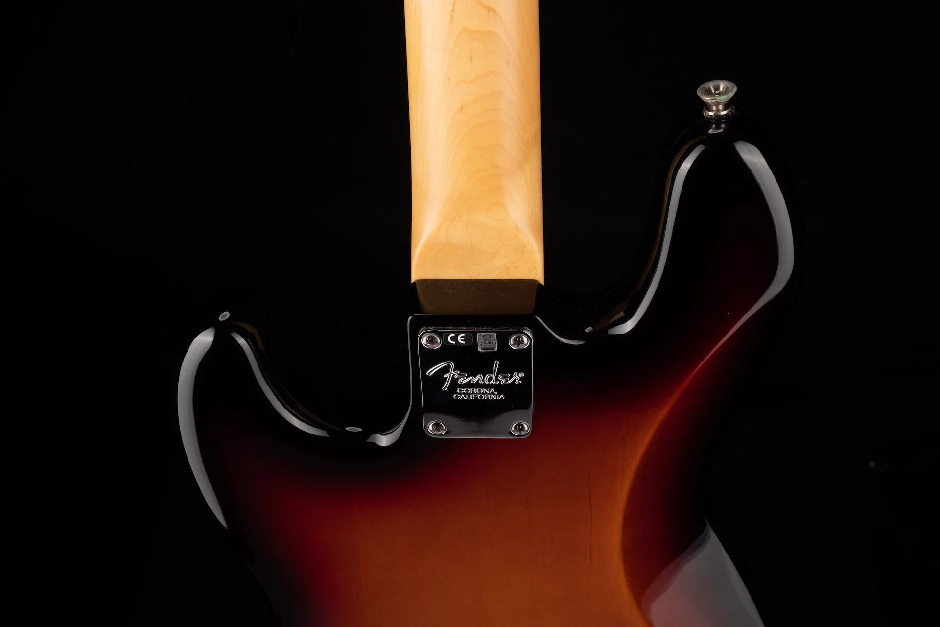 Used 2015 American Standard Jazz Bass Fretless 3-Tone Sunburst with OHSC - Image 13