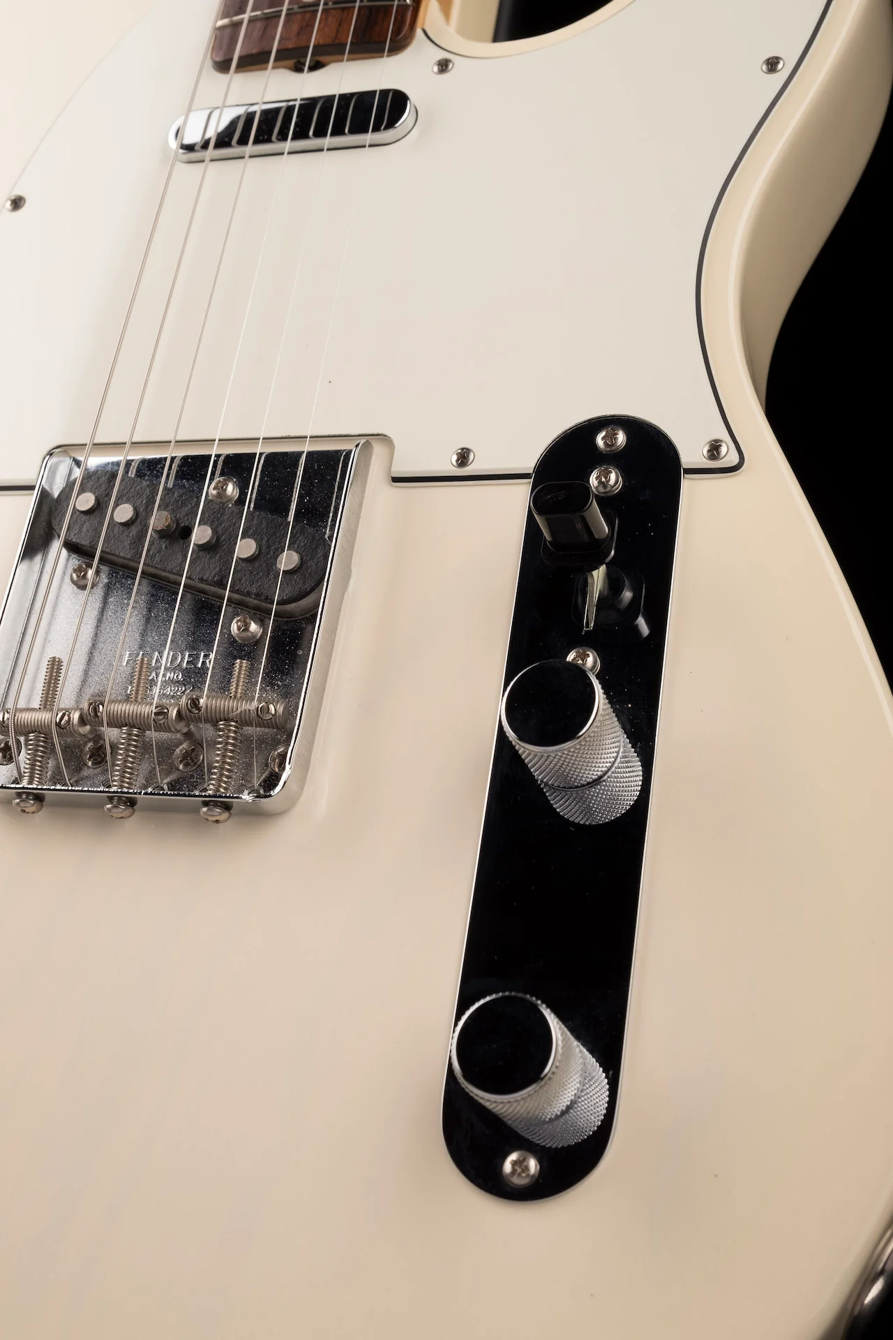 Used 2016 Fender American Vintage 1964 Telecaster Aged White Blonde with OHSC - Image 6