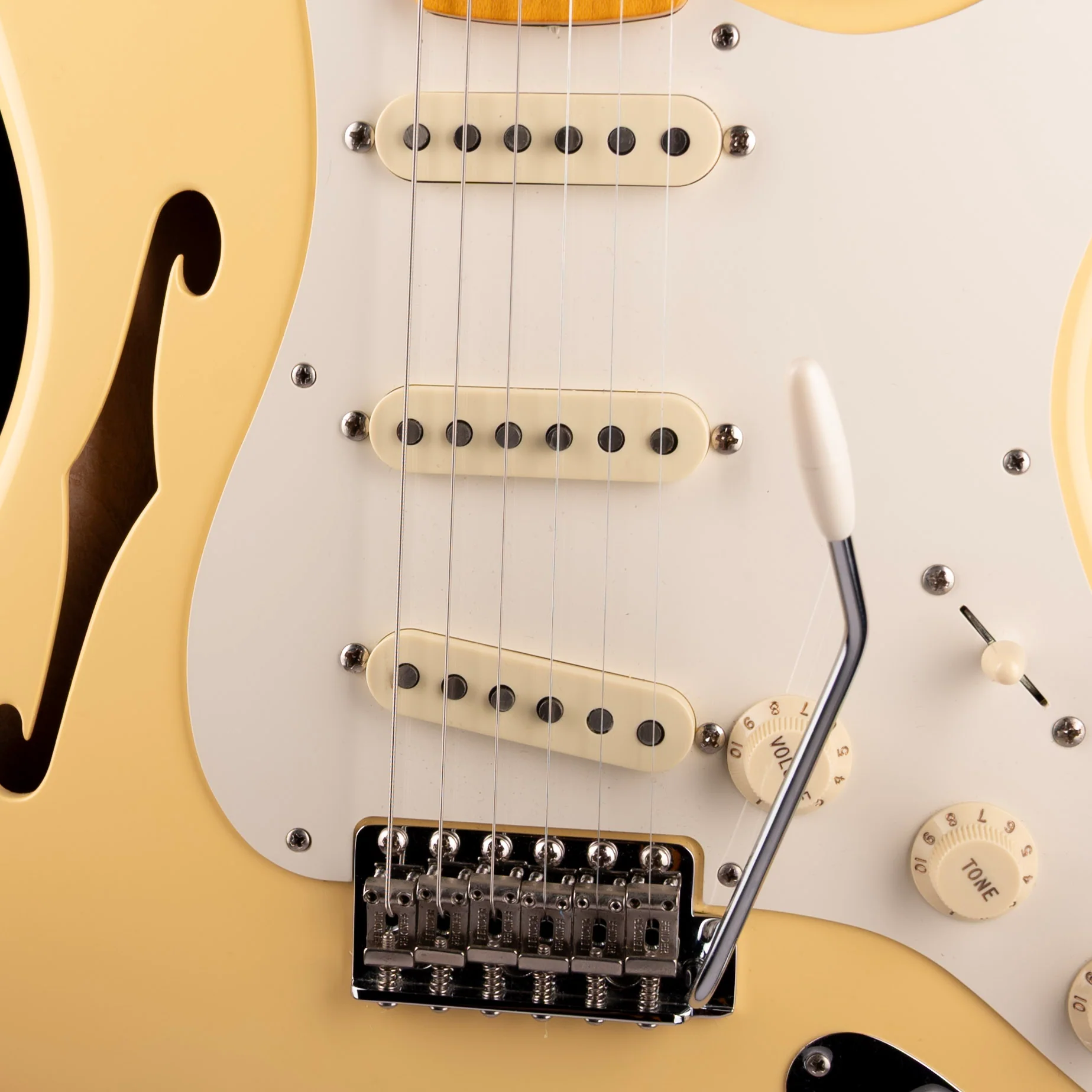 Used 2018 Fender Eric Johnson Thinline Stratocaster Vintage White With Gig Bag - Image 4