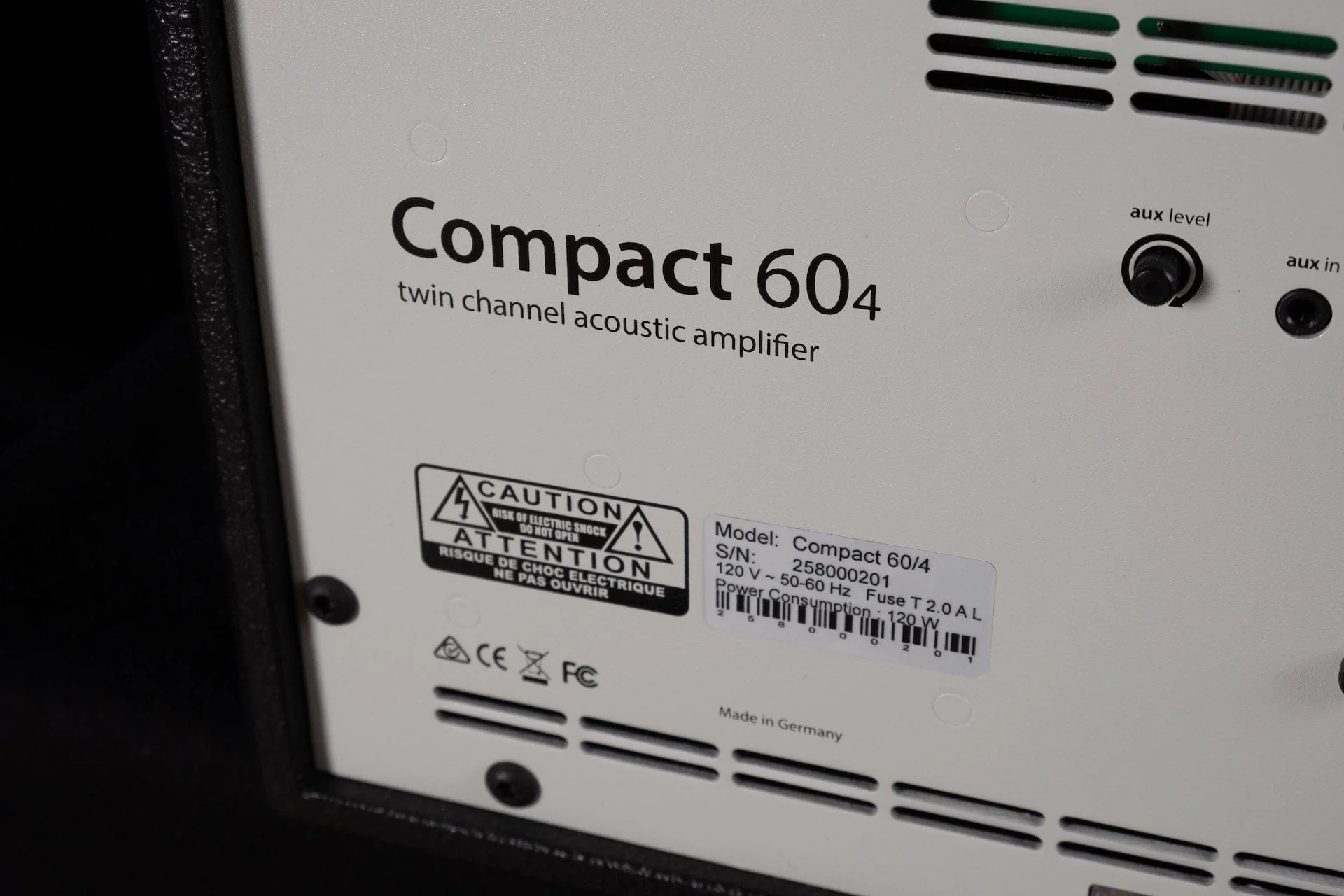 Used AER Compact 4th Generation 60/4 Compact Acoustic Guitar Amp Combo With Bag - Image 9