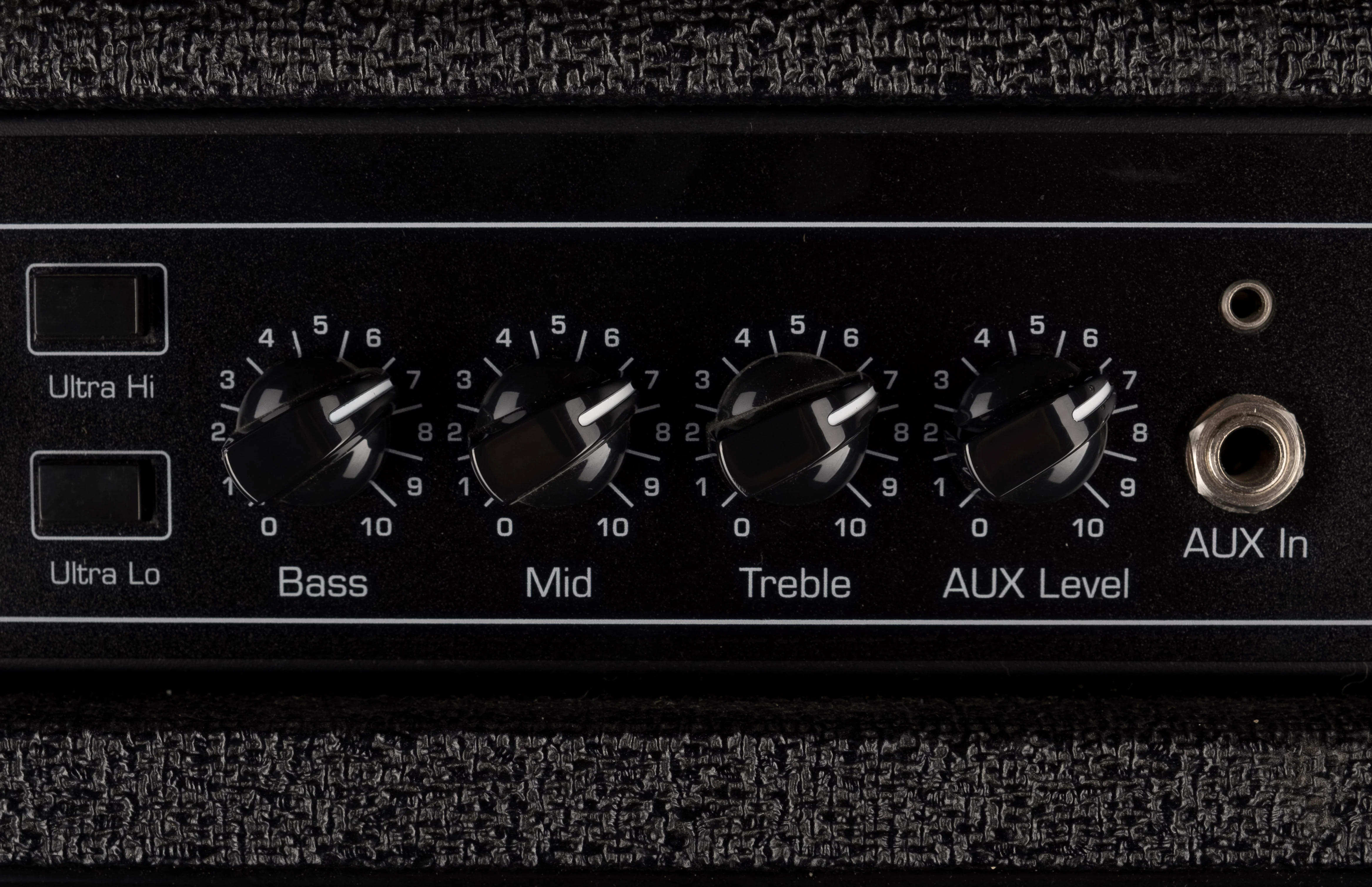Used Ampeg BA-115 Bass Amp Combo - Image 4
