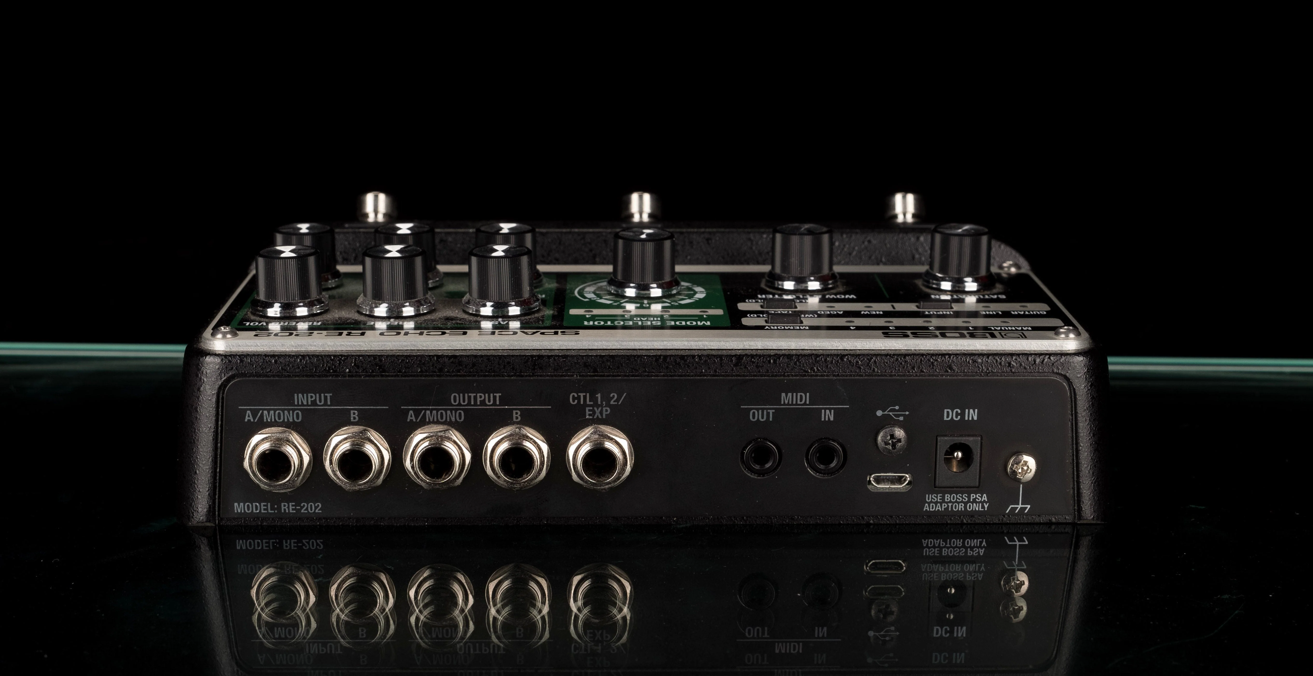 Used Boss RE-202 Space Echo with Box & Power Supply - Image 4